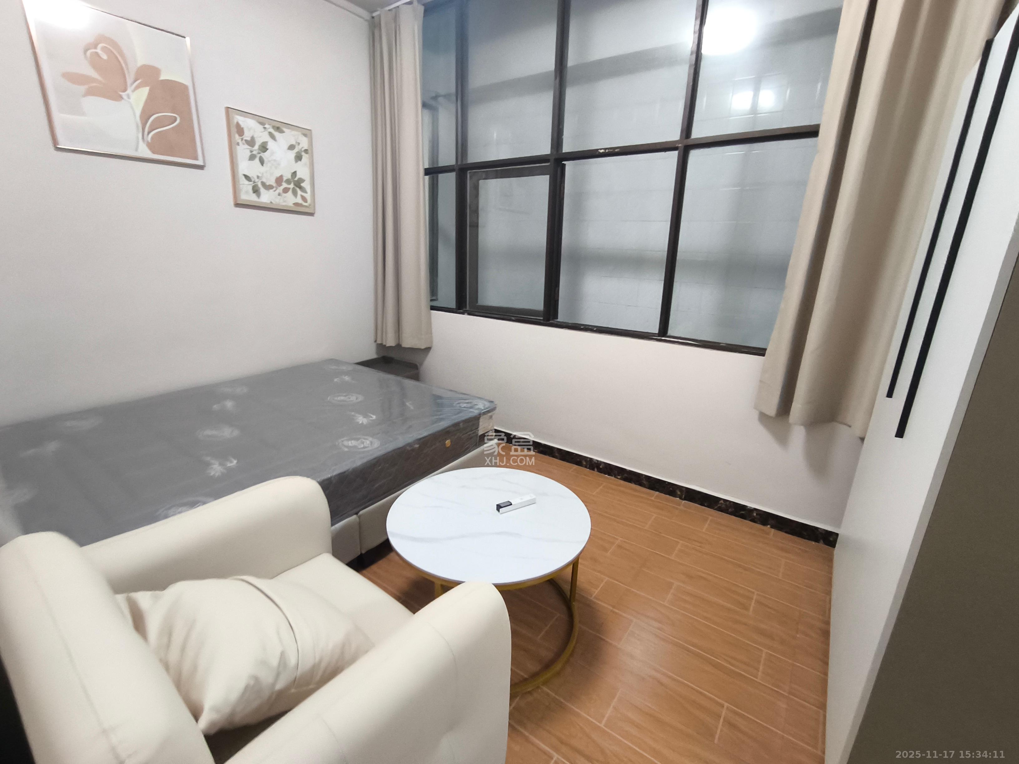 星沙二区  2室2厅1卫    1000.0元/月室内图