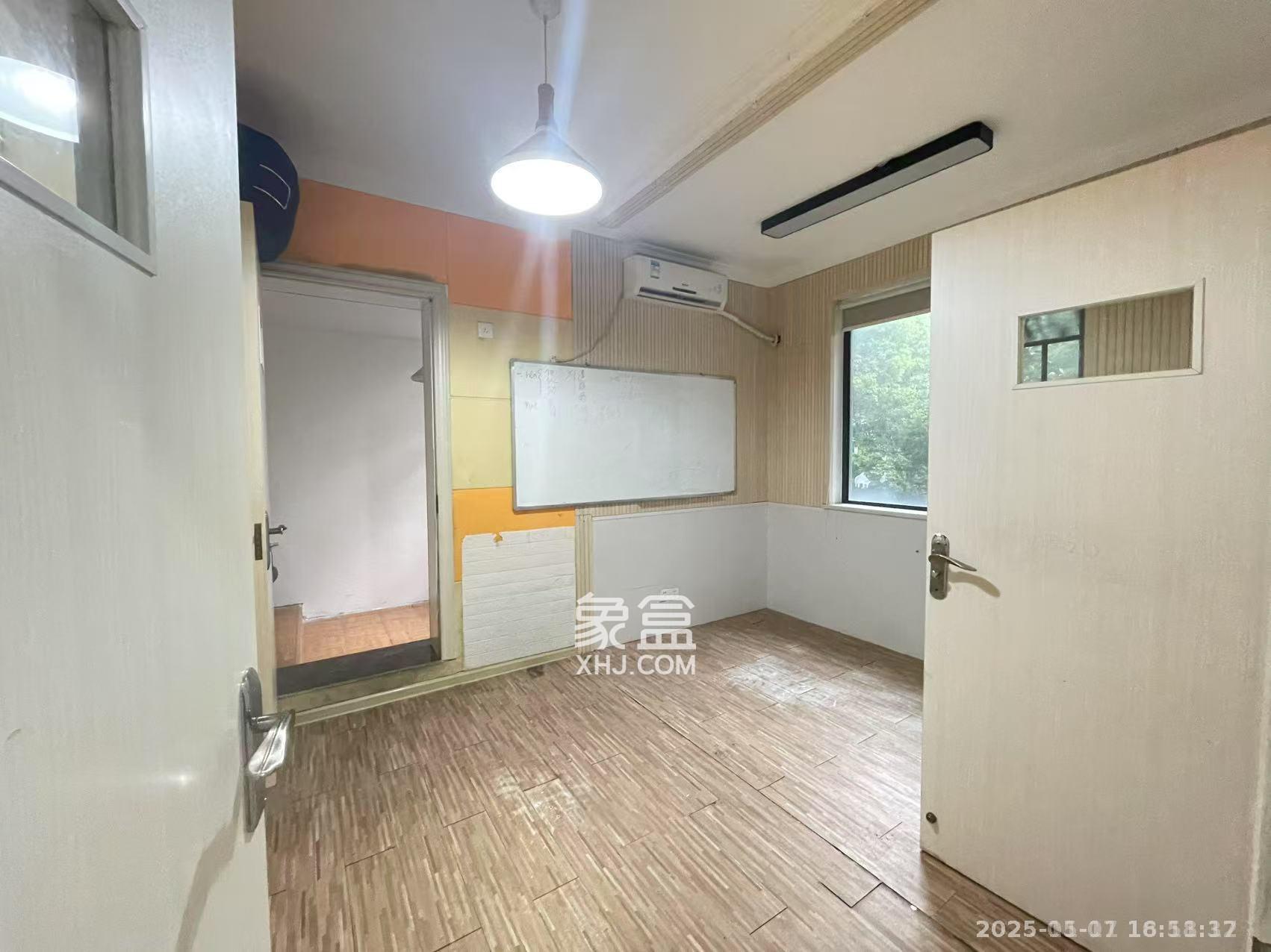 江河双水湾  3室2厅1卫    3000.0元/月室内图