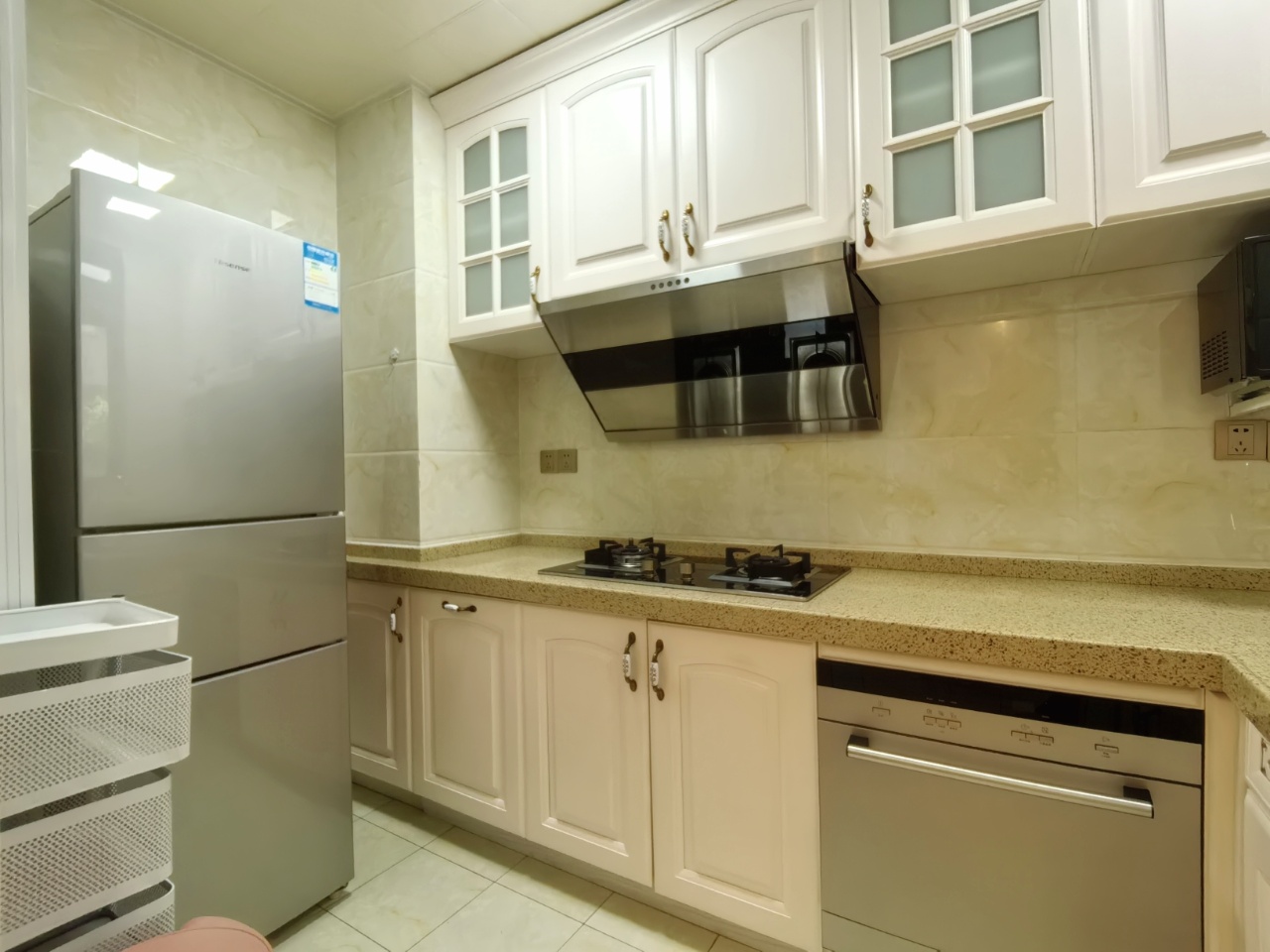 海航豪庭北苑  3室2厅2卫    360.0万客厅