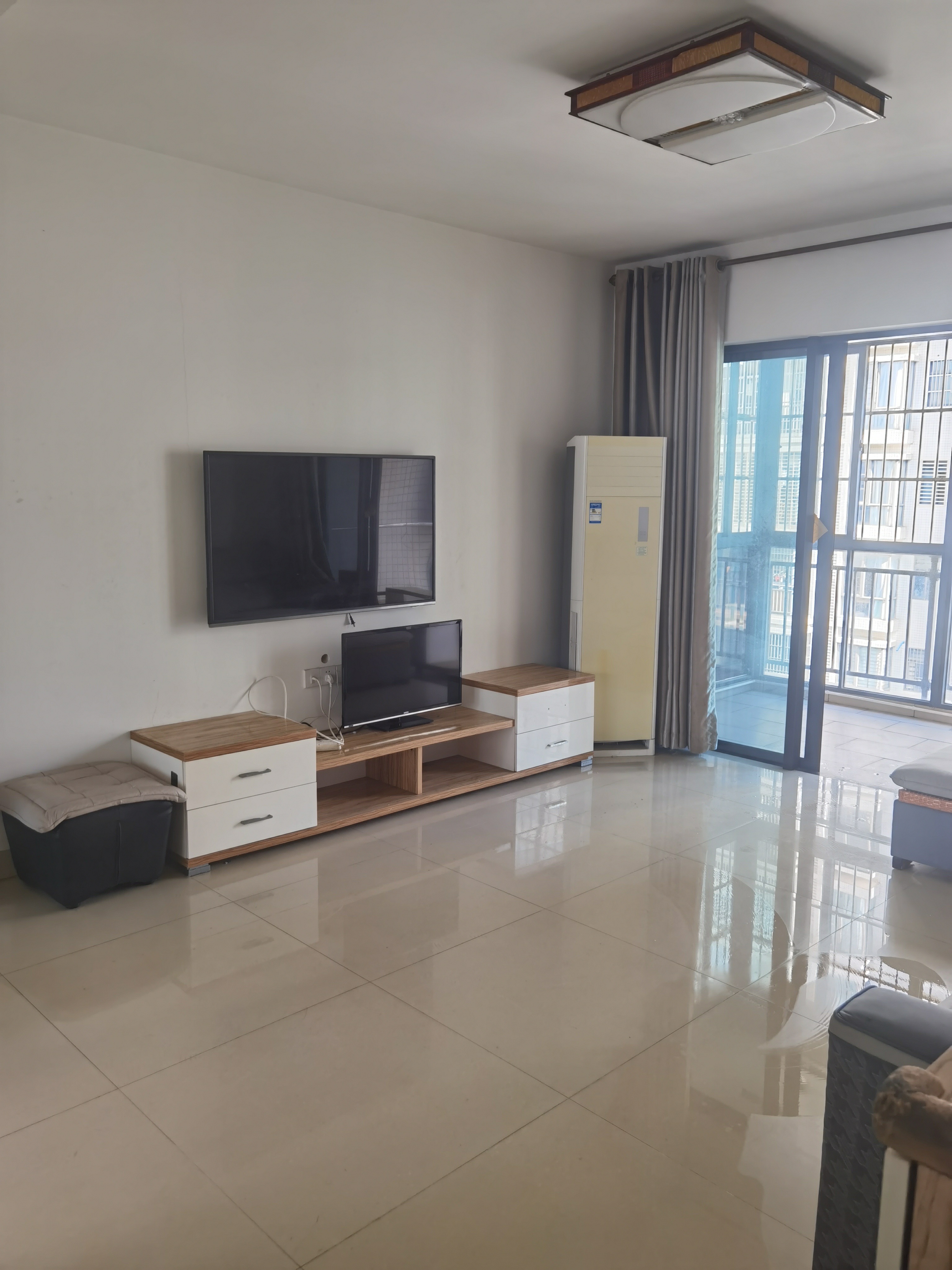 凤凰白龙新城  3室2厅2卫    2600.0元/月室内图