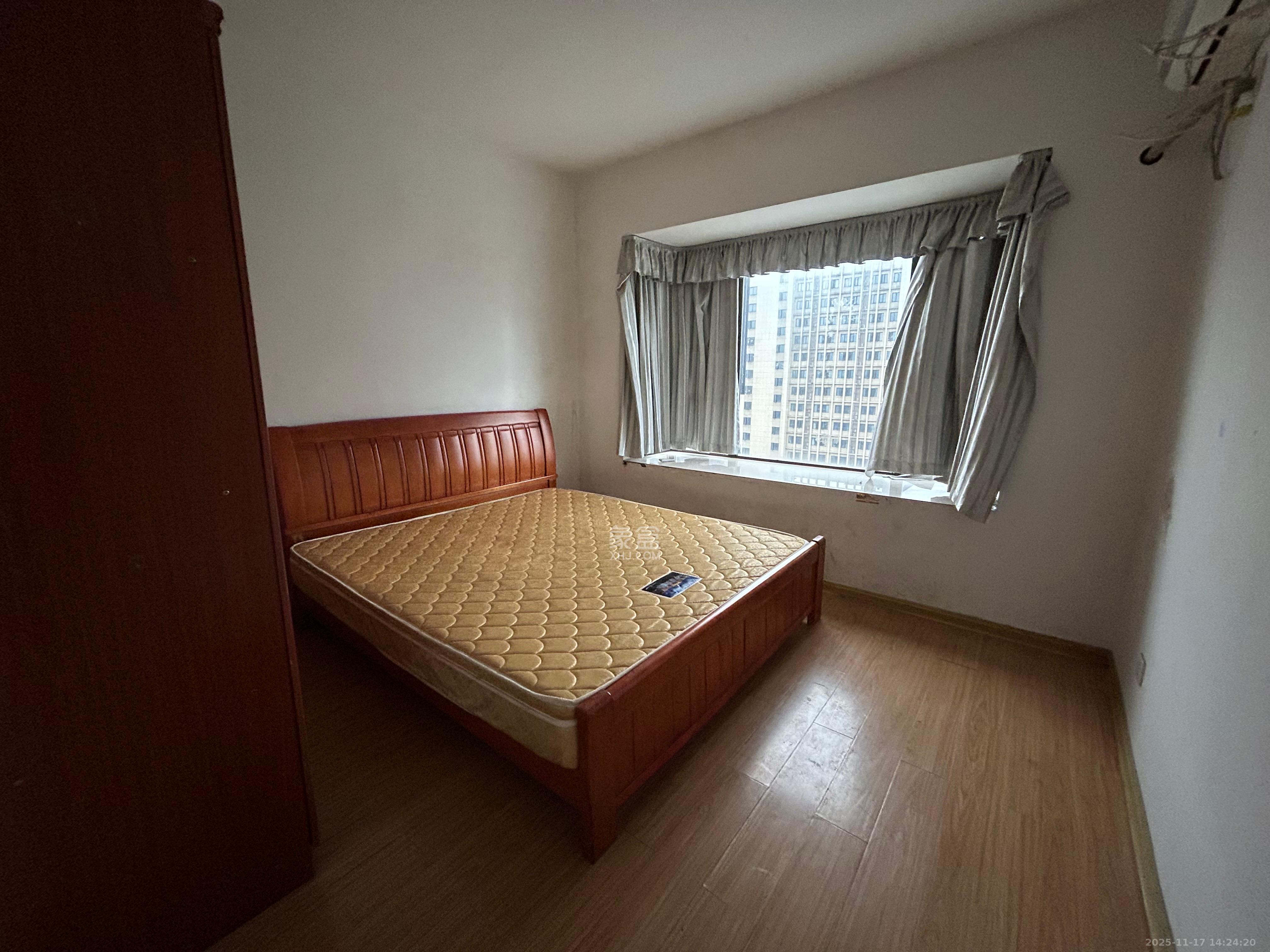 钰龙天下二期（钰龙佳园）  3室2厅2卫    2500.0元/月室内图