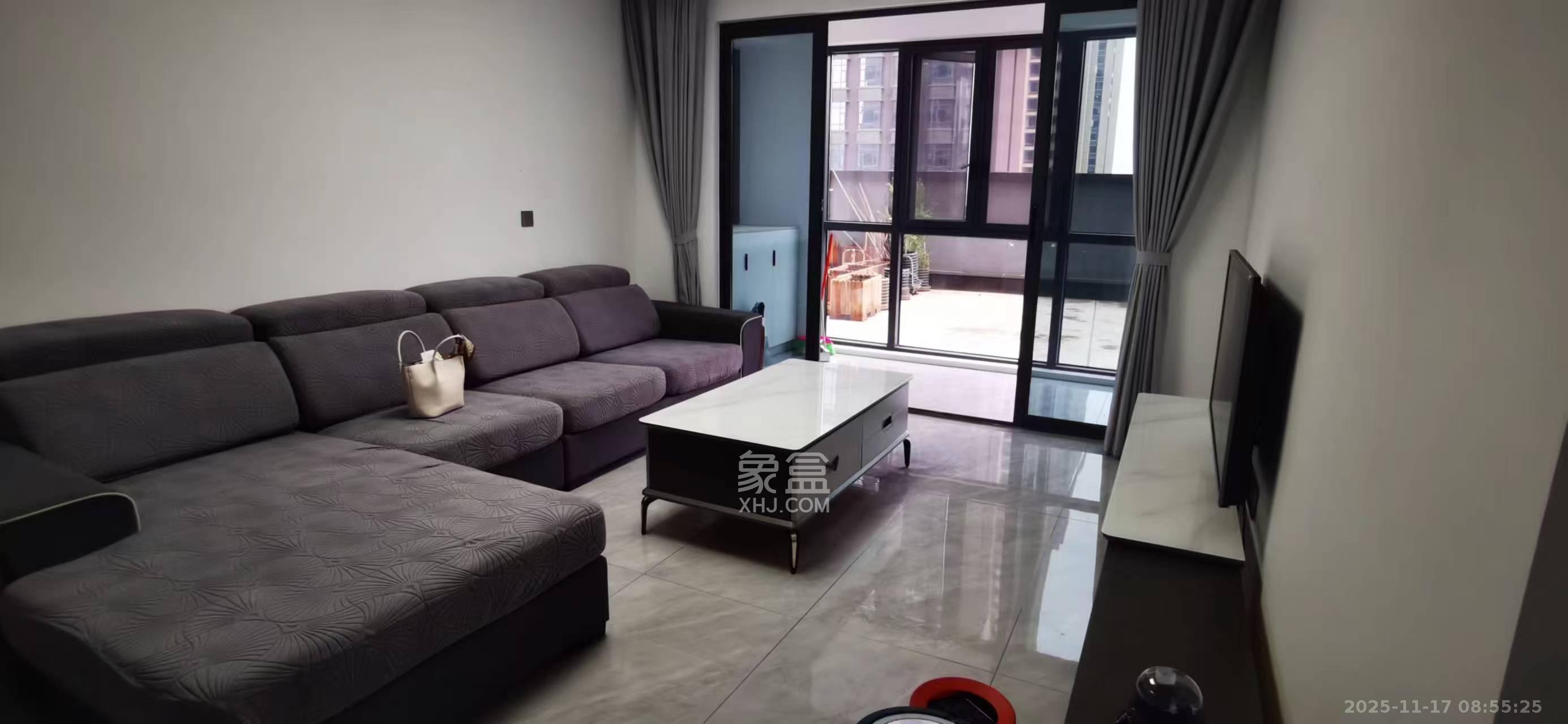 日盛湖湘花苑  3室2厅1卫    2600.0元/月室内图