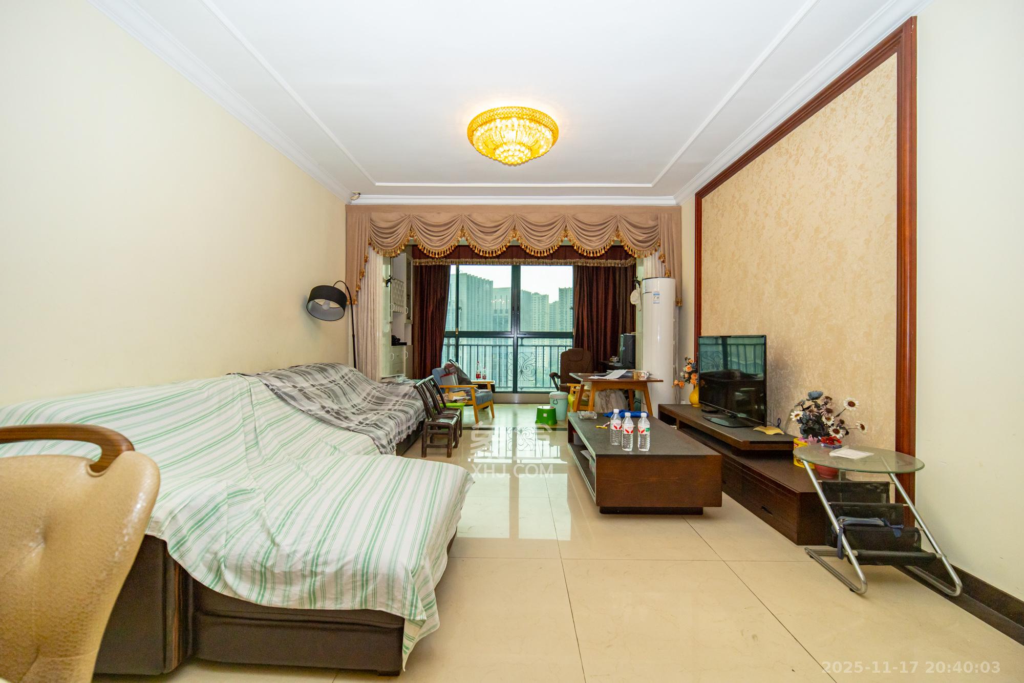 恒大翡翠华庭 3室2厅2卫 91.8万 恒大翡翠华庭 3室2厅2卫 91.8万客厅