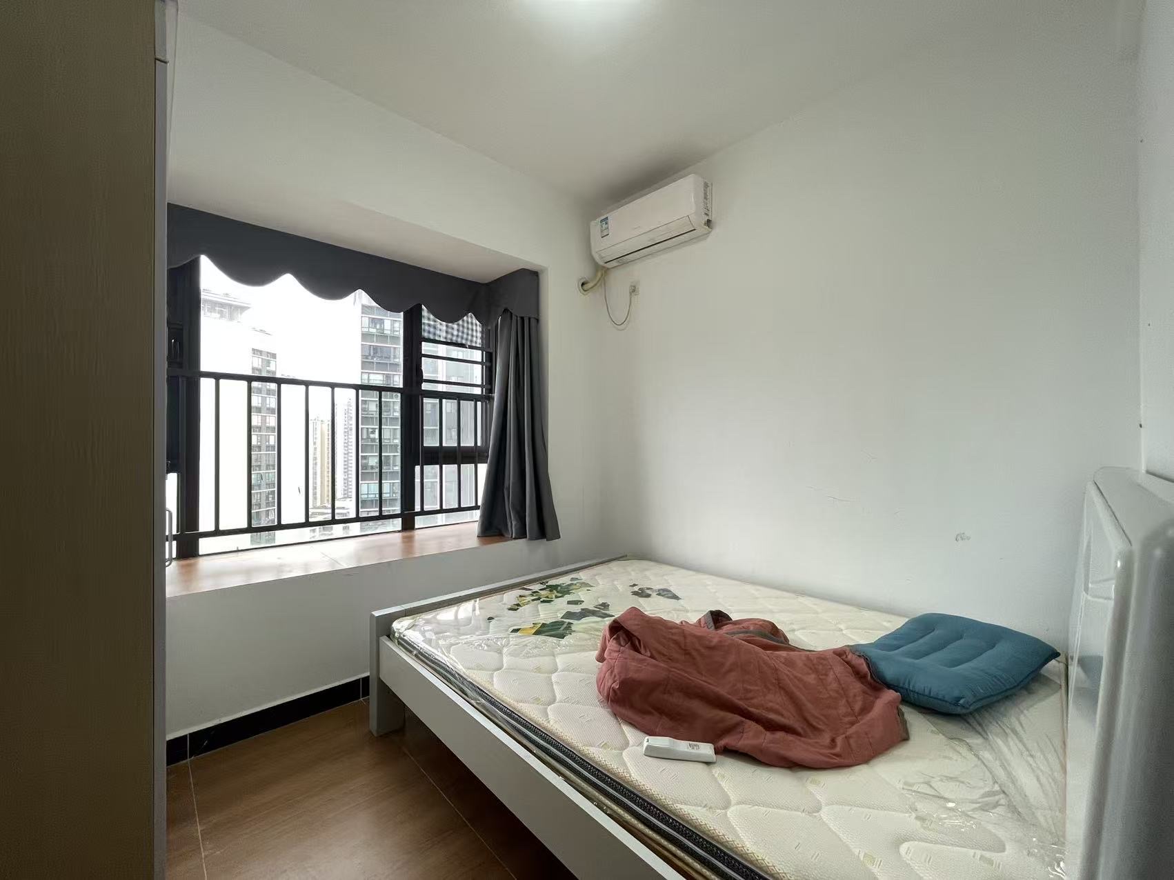 坡博家园四区  2室1厅1卫    2400.0元/月室内图