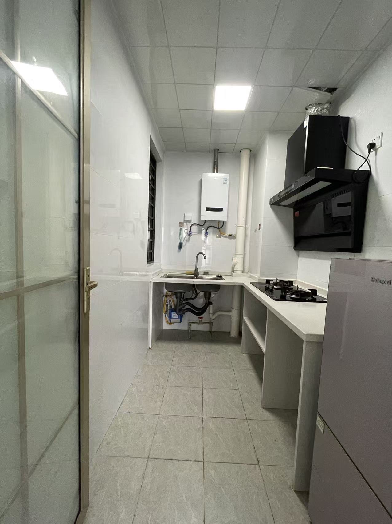 坡博家园四区  2室1厅1卫    2400.0元/月室内图