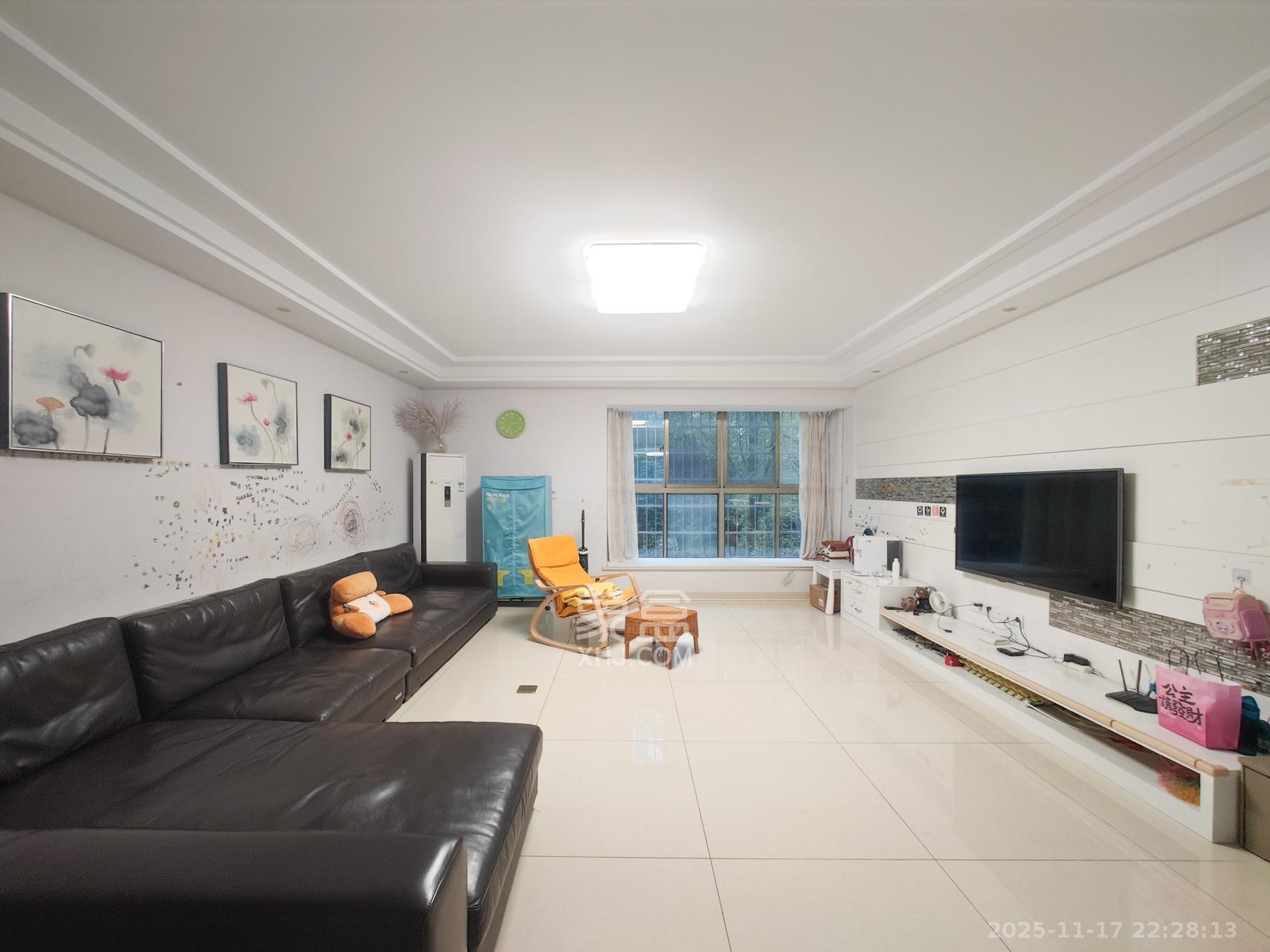 和景园  4室2厅2卫    220.0万