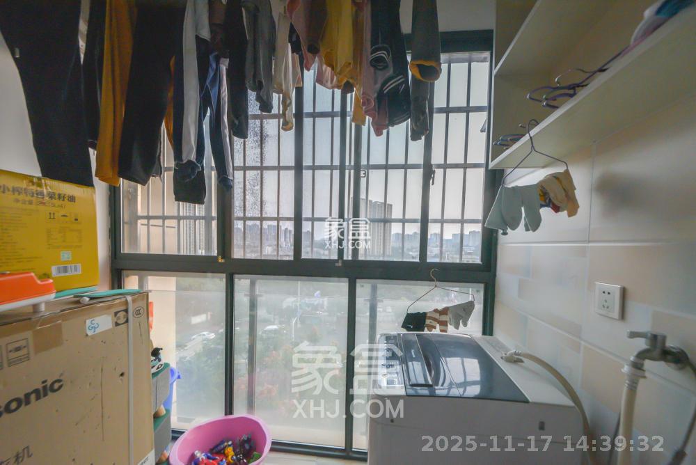 尊邸华庭  3室2厅1卫    2200.0元/月室内图