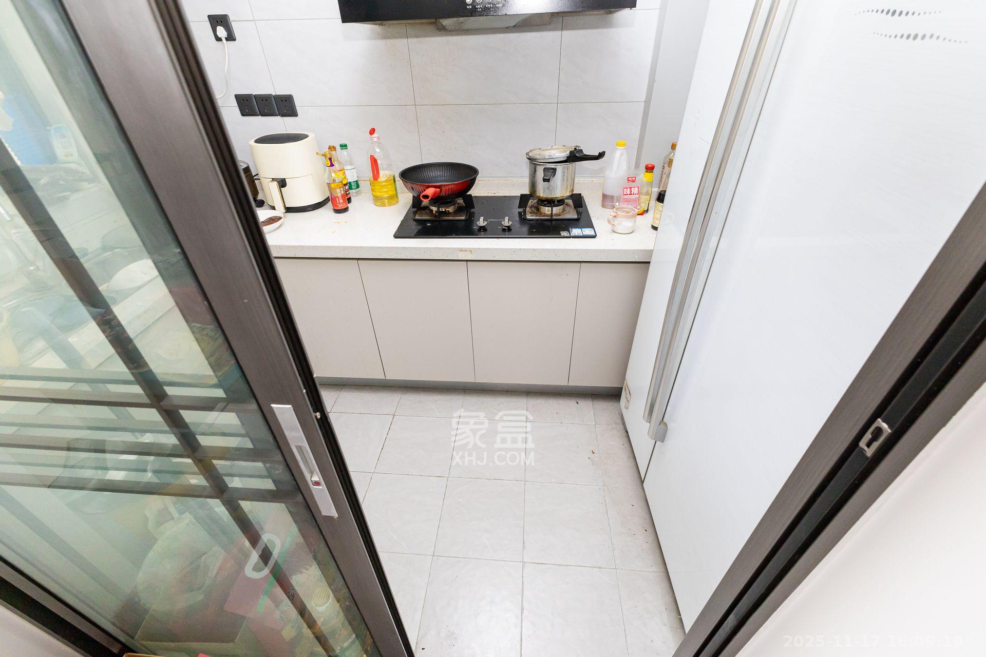 明发阅江悦府 4室2厅2卫 2800.0元/月 明发阅江悦府 4室2厅2卫 2800.0元/月室内图