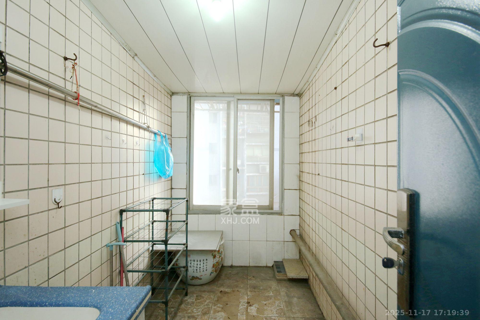 富兴金地大厦  2室2厅1卫    2500.0元/月室内图