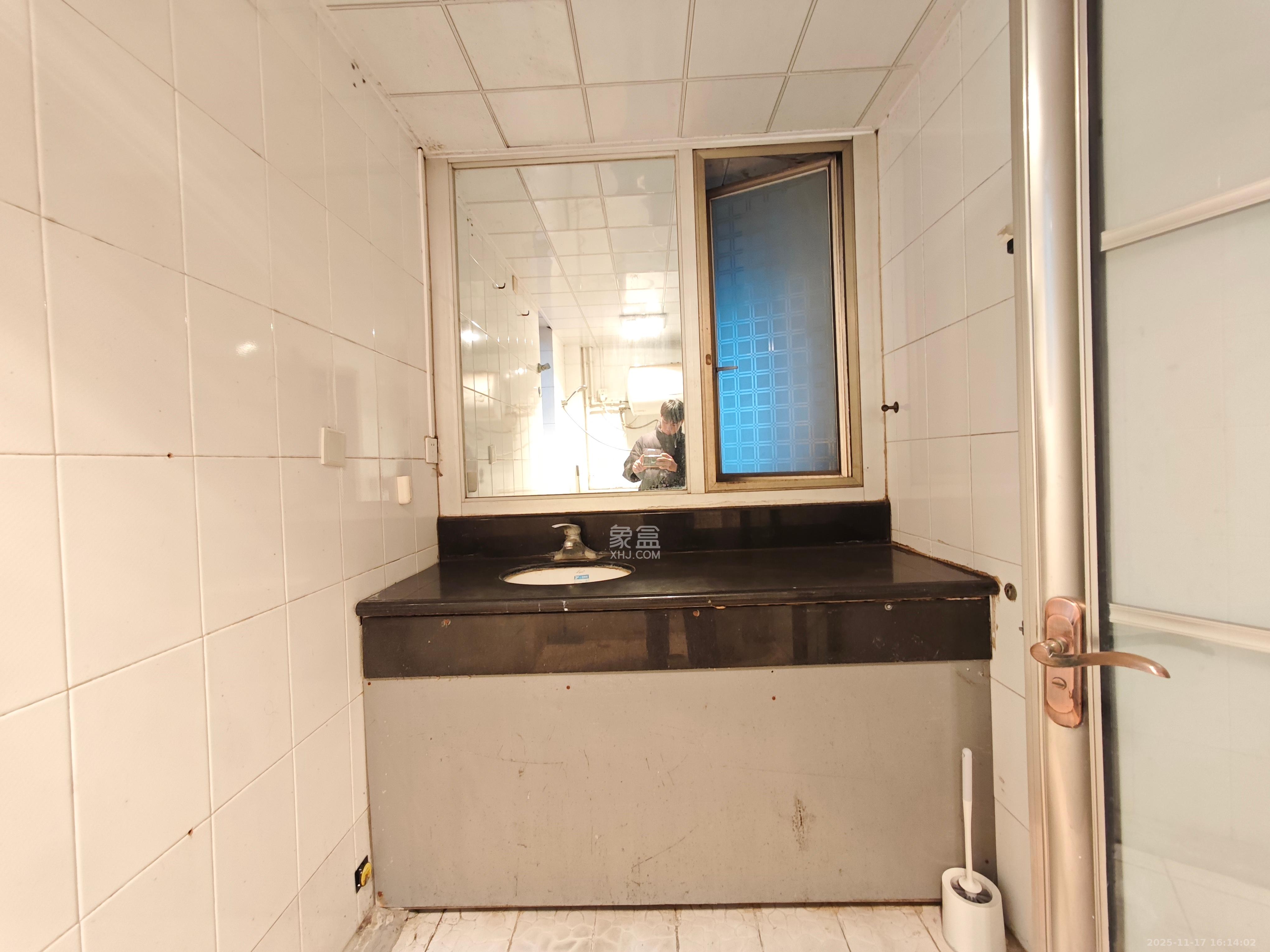 学宫街散盘  1室1厅1卫    1500.0元/月室内图