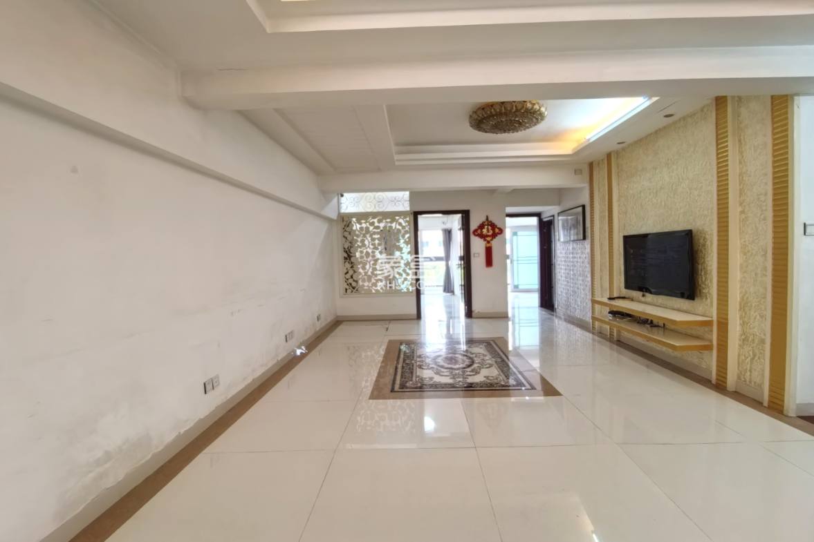 名门广场北区(二期) 3室2厅1卫 126.0万 名门广场北区(二期) 3室2厅1卫 126.0万客厅