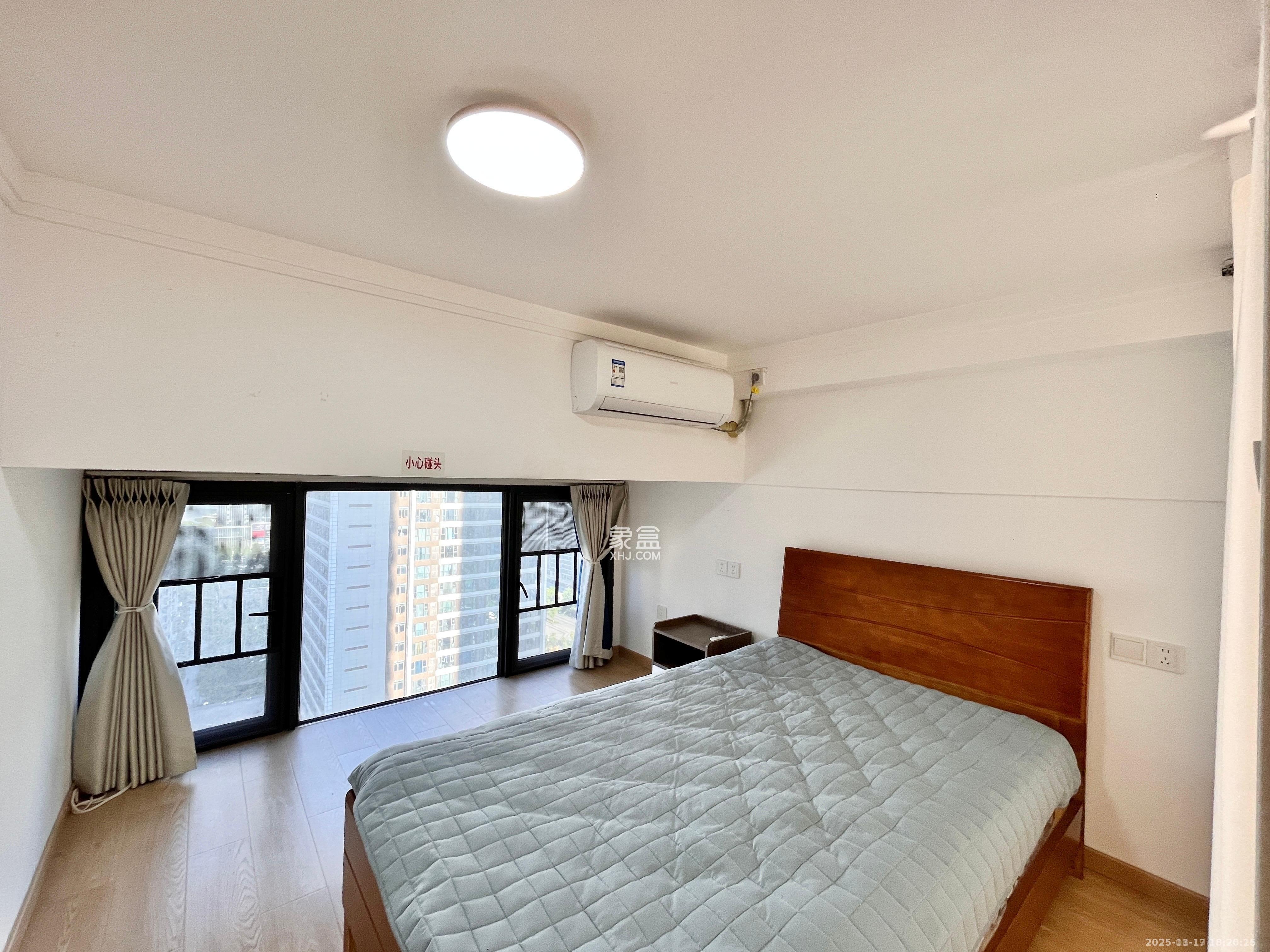 南山梅溪一方  2室1厅1卫    2000.0元/月室内图