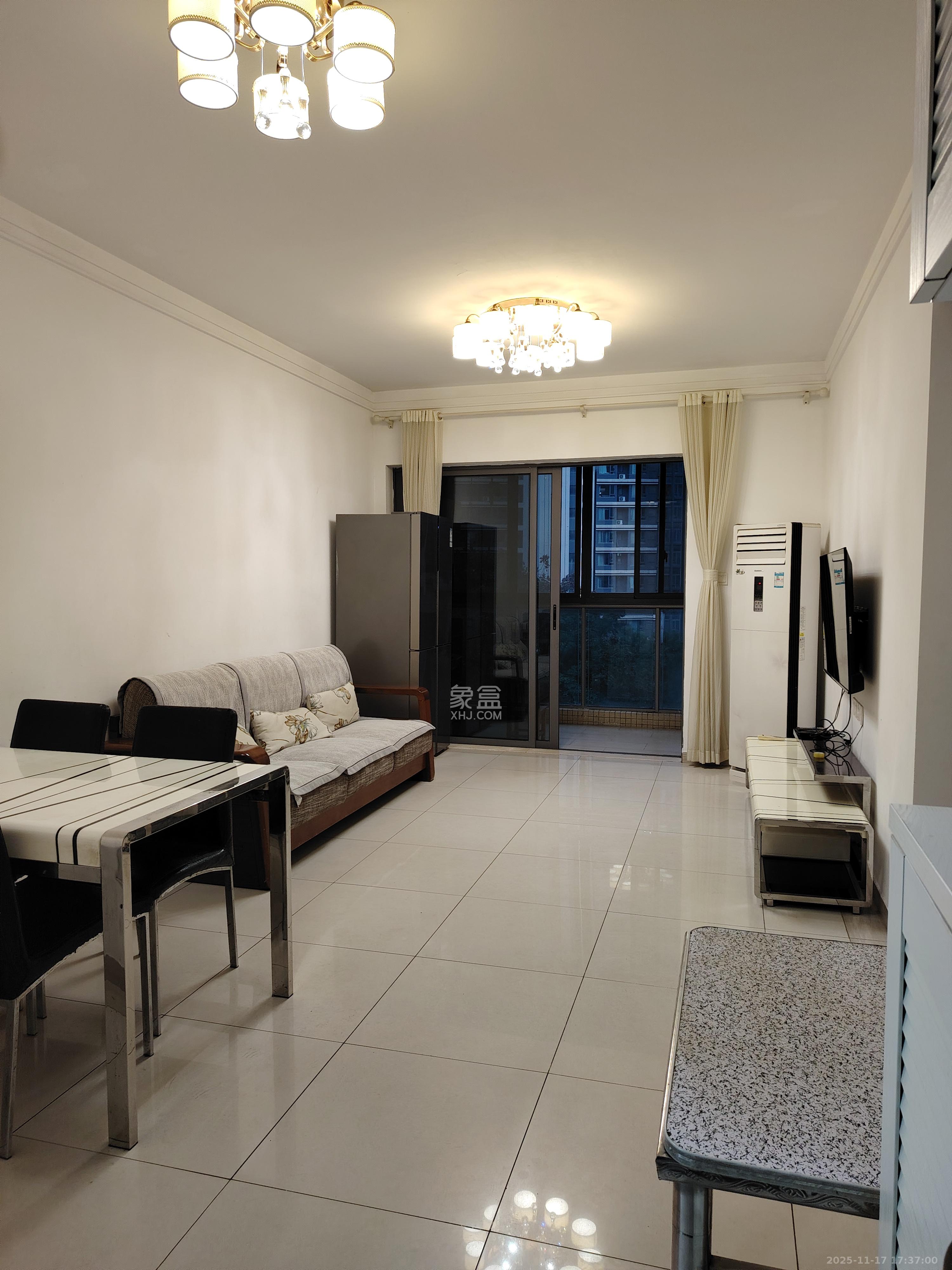 珠江花城四期花盛 1室2厅1卫 2200.0元/月 珠江花城四期花盛 1室2厅1卫 2200.0元/月室内图