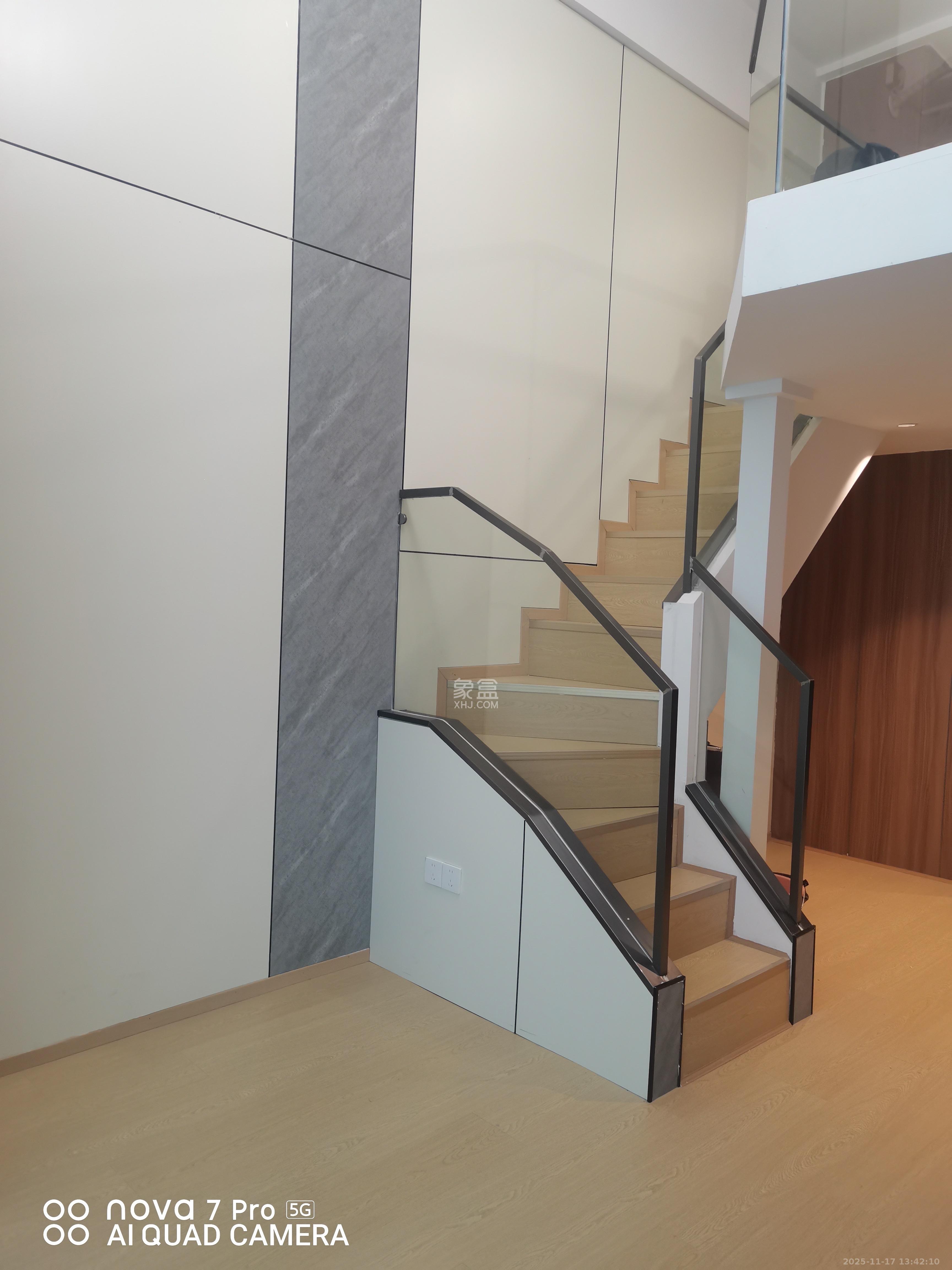 绿地商务广场 1室1厅1卫 1800.0元/月 绿地商务广场 1室1厅1卫 1800.0元/月室内图