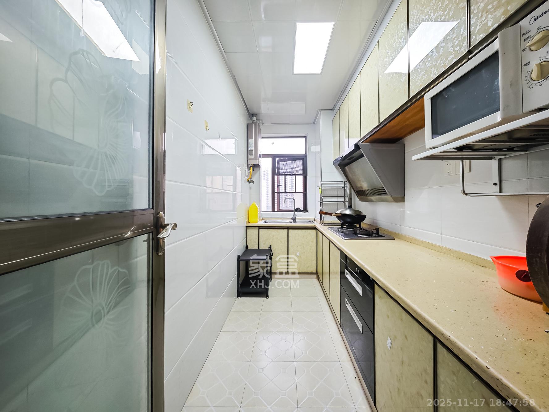 山语城二期  3室2厅1卫    62.8万厨房