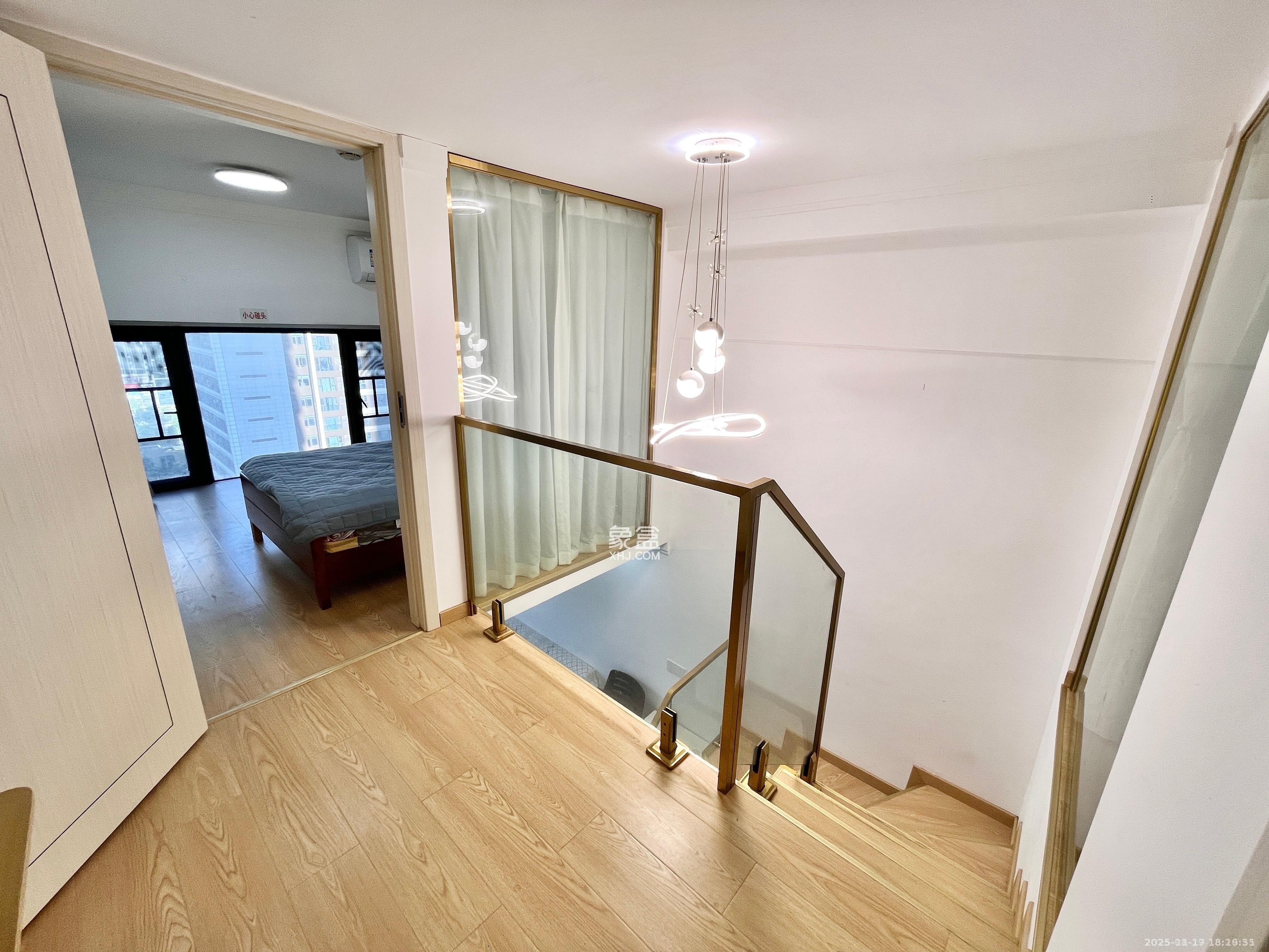 南山梅溪一方  2室1厅1卫    2000.0元/月室内图