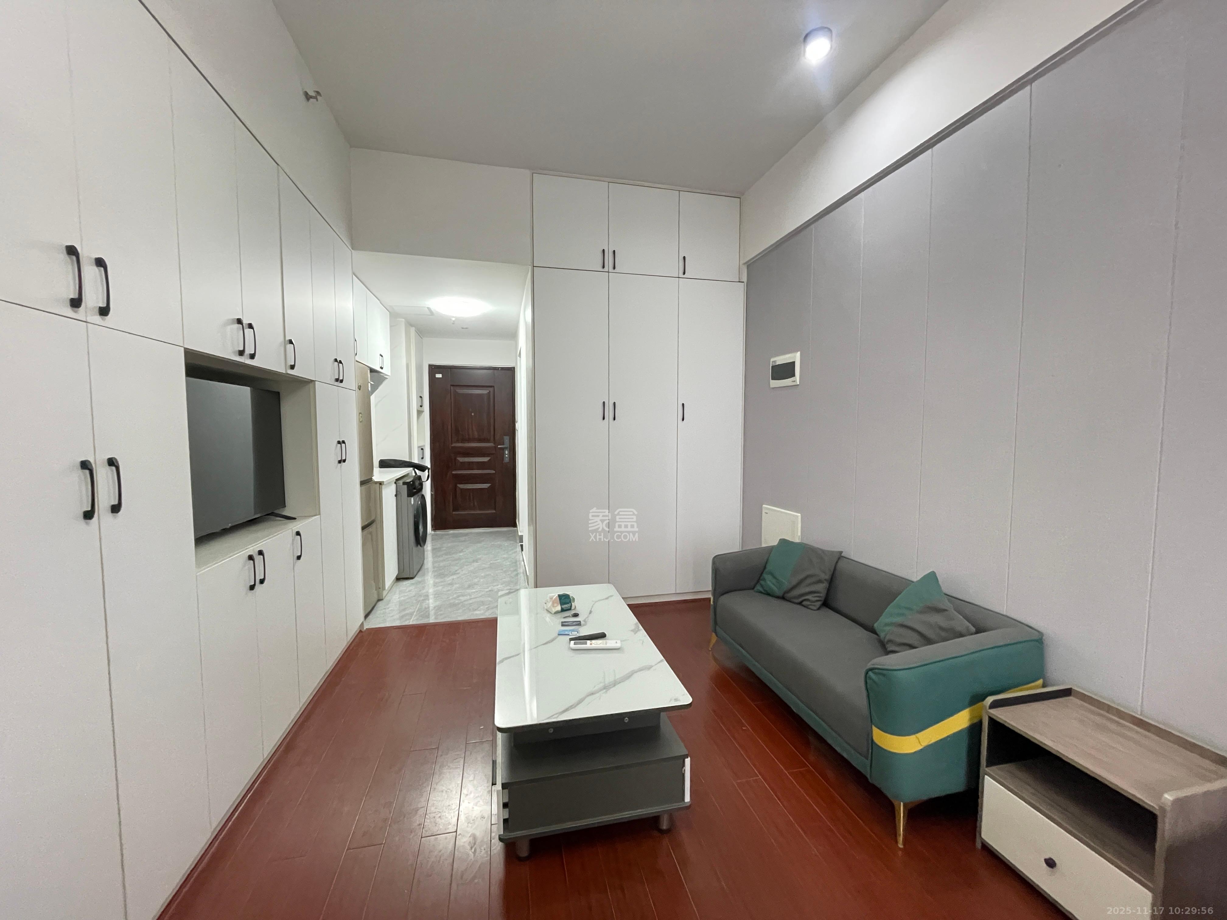 万润时光里 1室1厅1卫 1700.0元/月 万润时光里 1室1厅1卫 1700.0元/月室内图