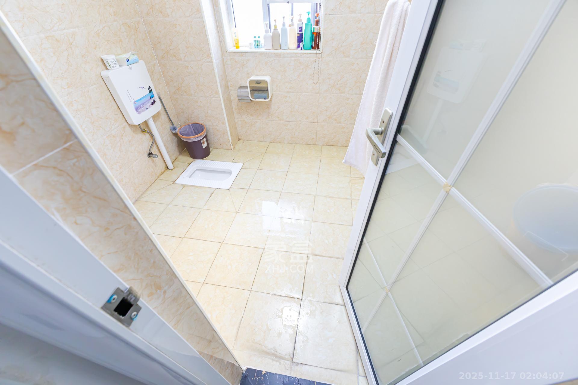 嘉宇银杉(嘉宇西苑) 3室2厅2卫 90.0万 嘉宇银杉(嘉宇西苑) 3室2厅2卫 90.0万卫生间