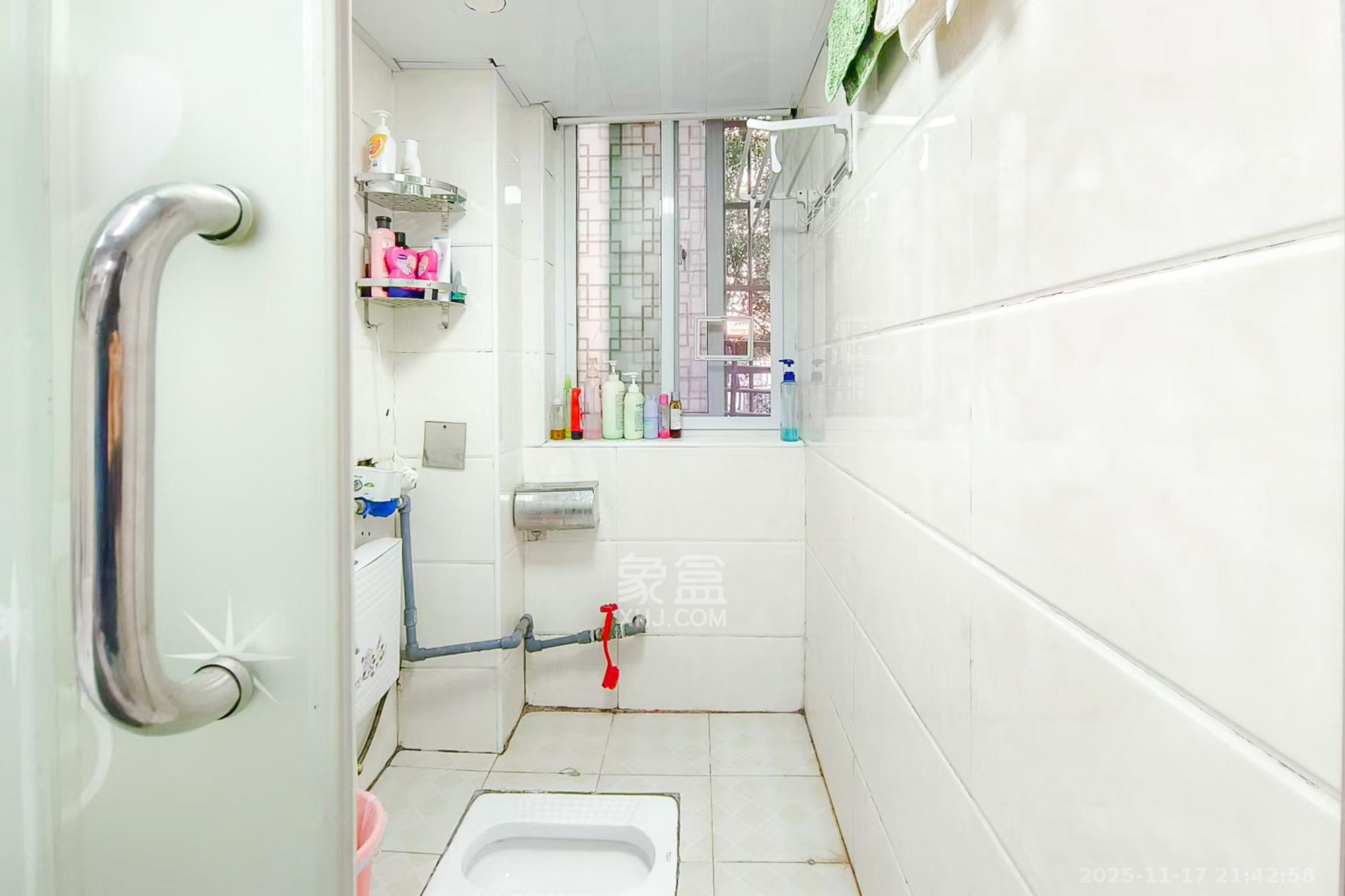 新诚小区 2室1厅1卫 40.0万 新诚小区 2室1厅1卫 40.0万卫生间