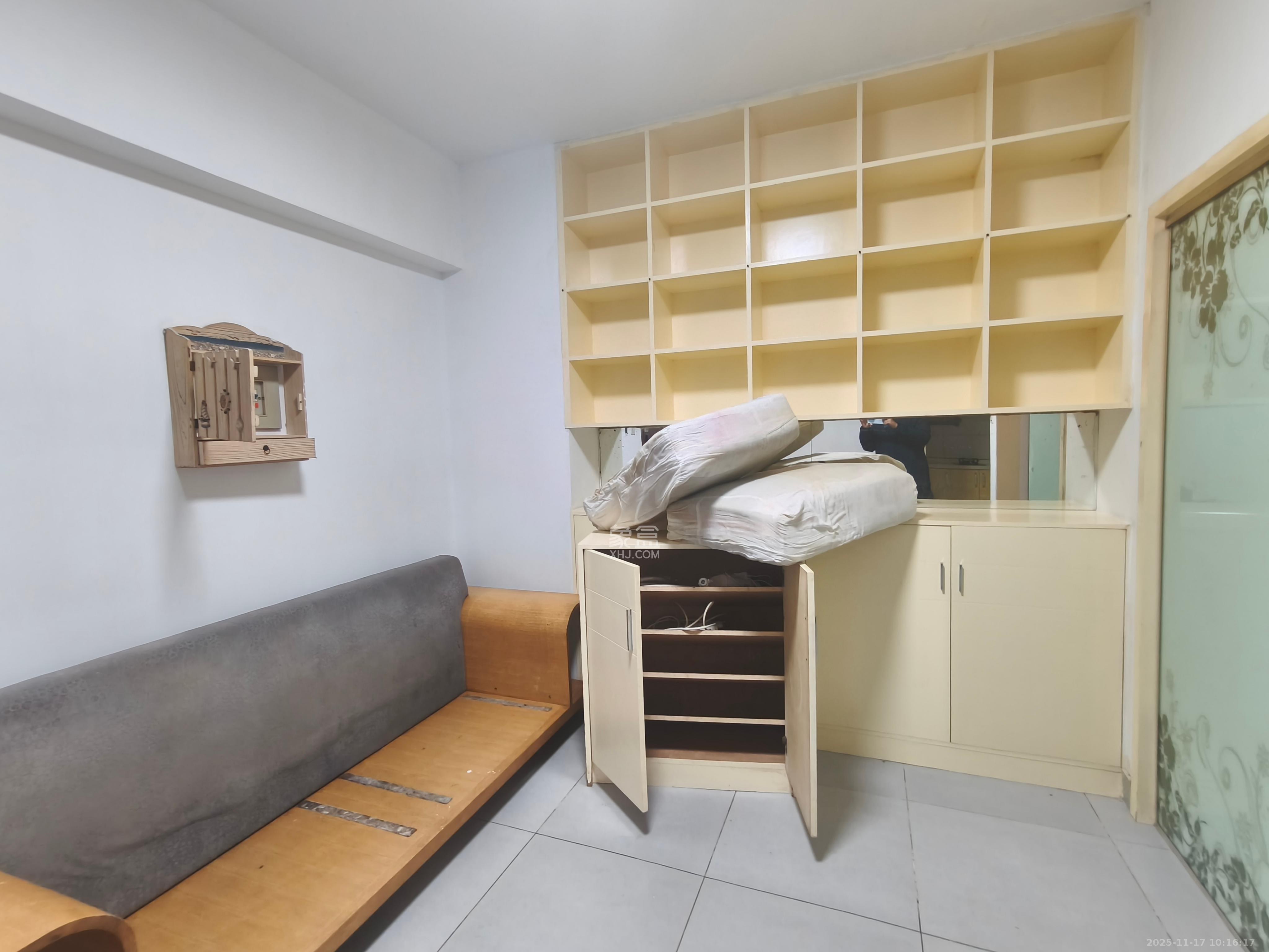 香颂国际  2室1厅1卫    1300.0元/月室内图1