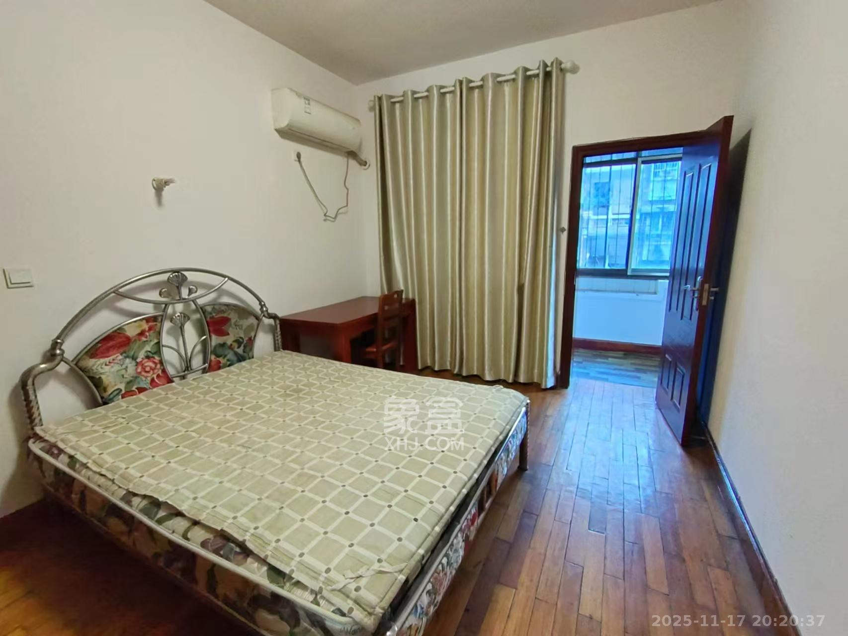 向韶村  3室1厅1卫    2000.0元/月