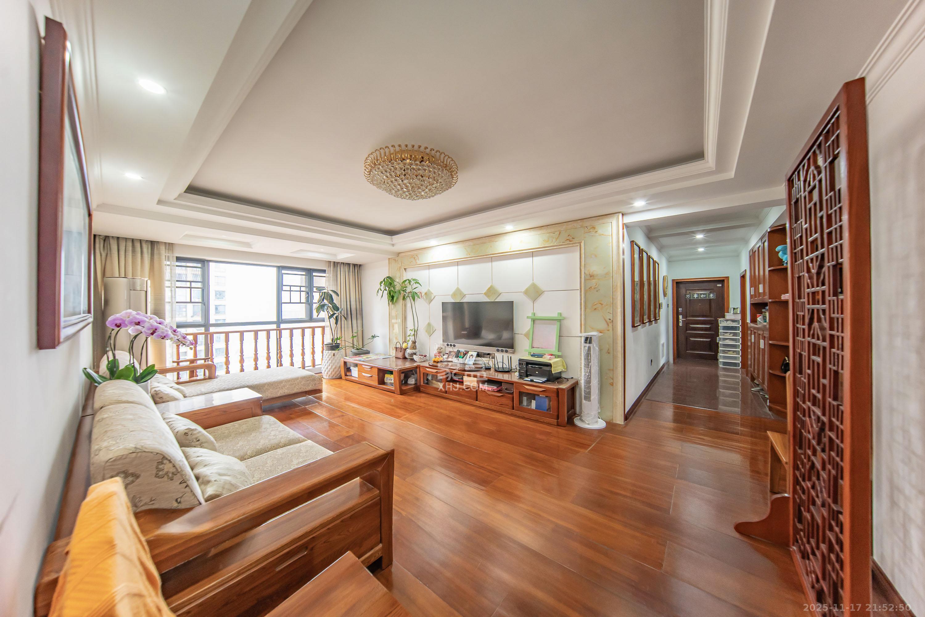 湘熙水郡(观澜海赋家园) 3室2厅2卫 129.0万 湘熙水郡(观澜海赋家园) 3室2厅2卫 129.0万客厅