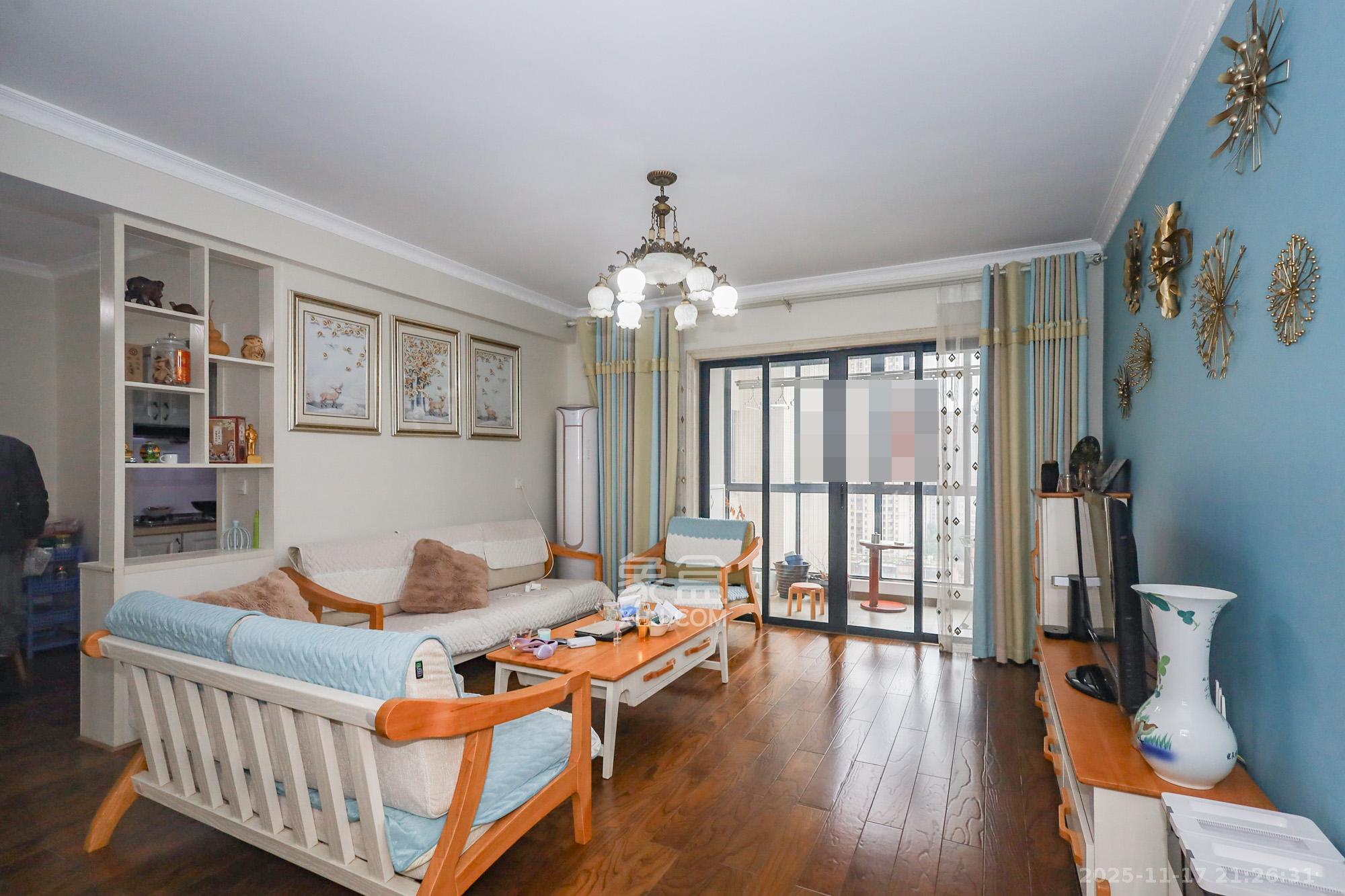 钰龙天下一期 3室2厅2卫 258.0万 钰龙天下一期 3室2厅2卫 258.0万客厅