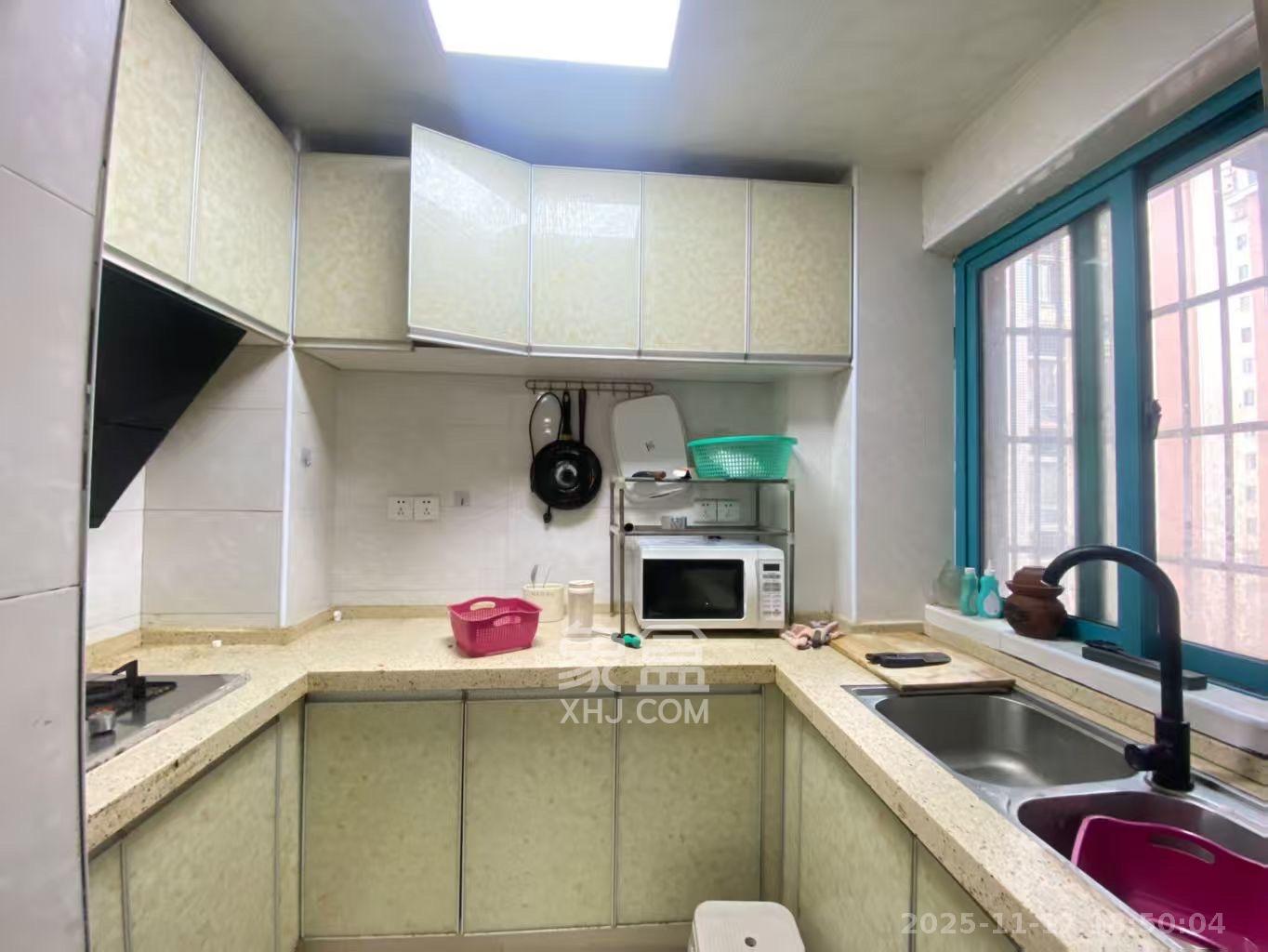 蝴蝶谷  1室2厅1卫    2000.0元/月室内图