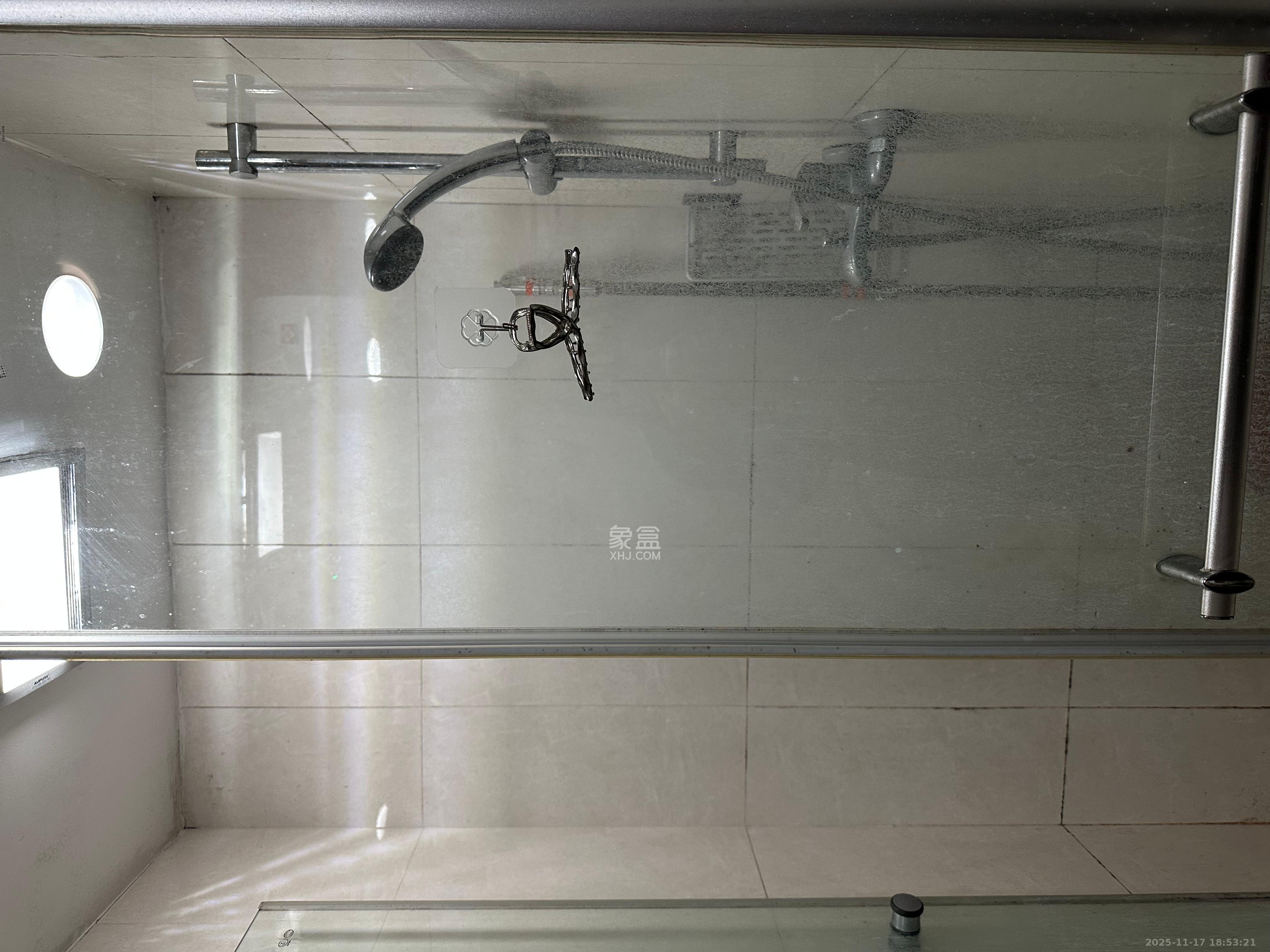 恒大华府  1室1厅1卫    1400.0元/月室内图