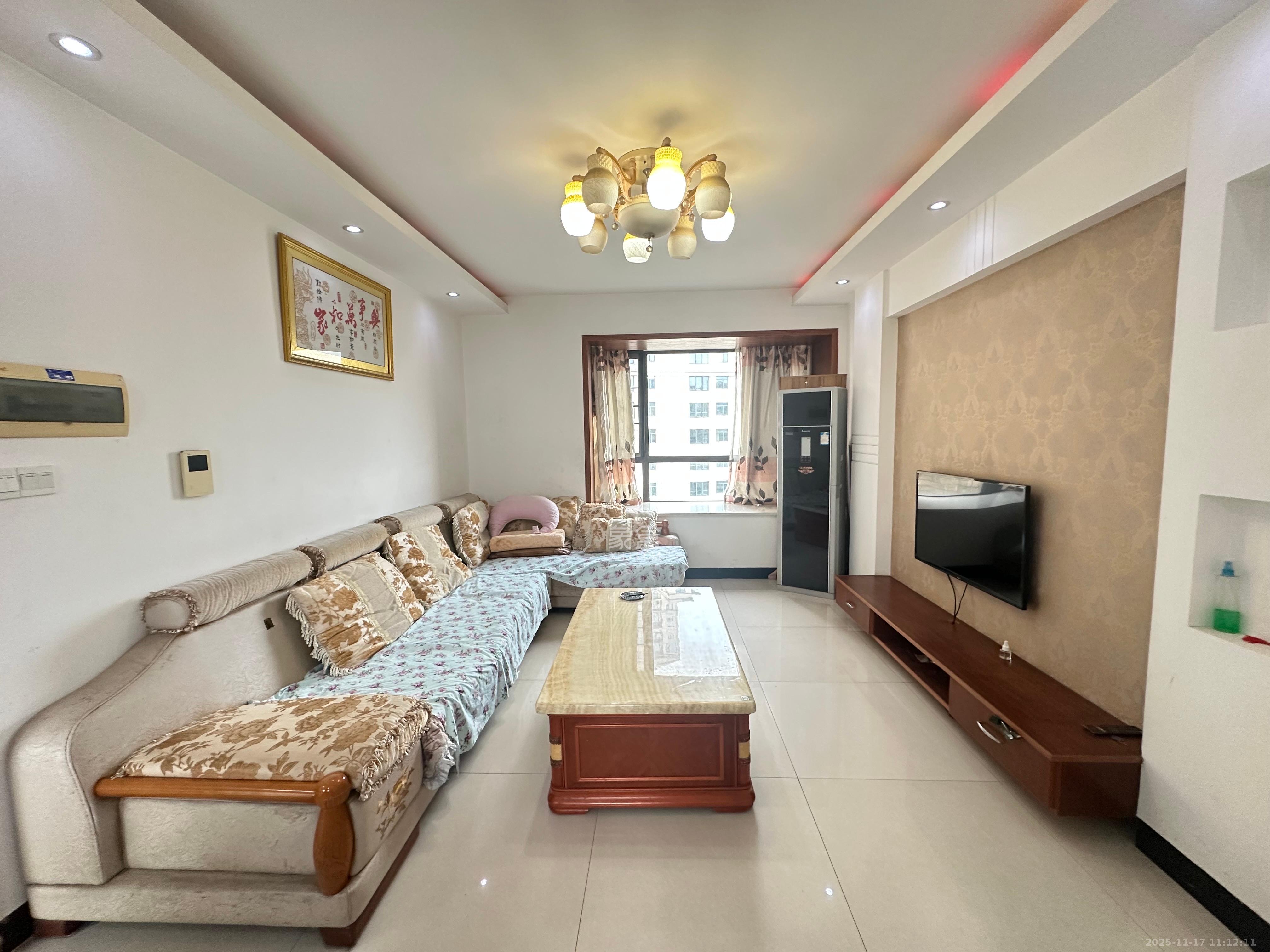 山语城二期 3室2厅1卫 1700.0元/月 山语城二期 3室2厅1卫 1700.0元/月室内图