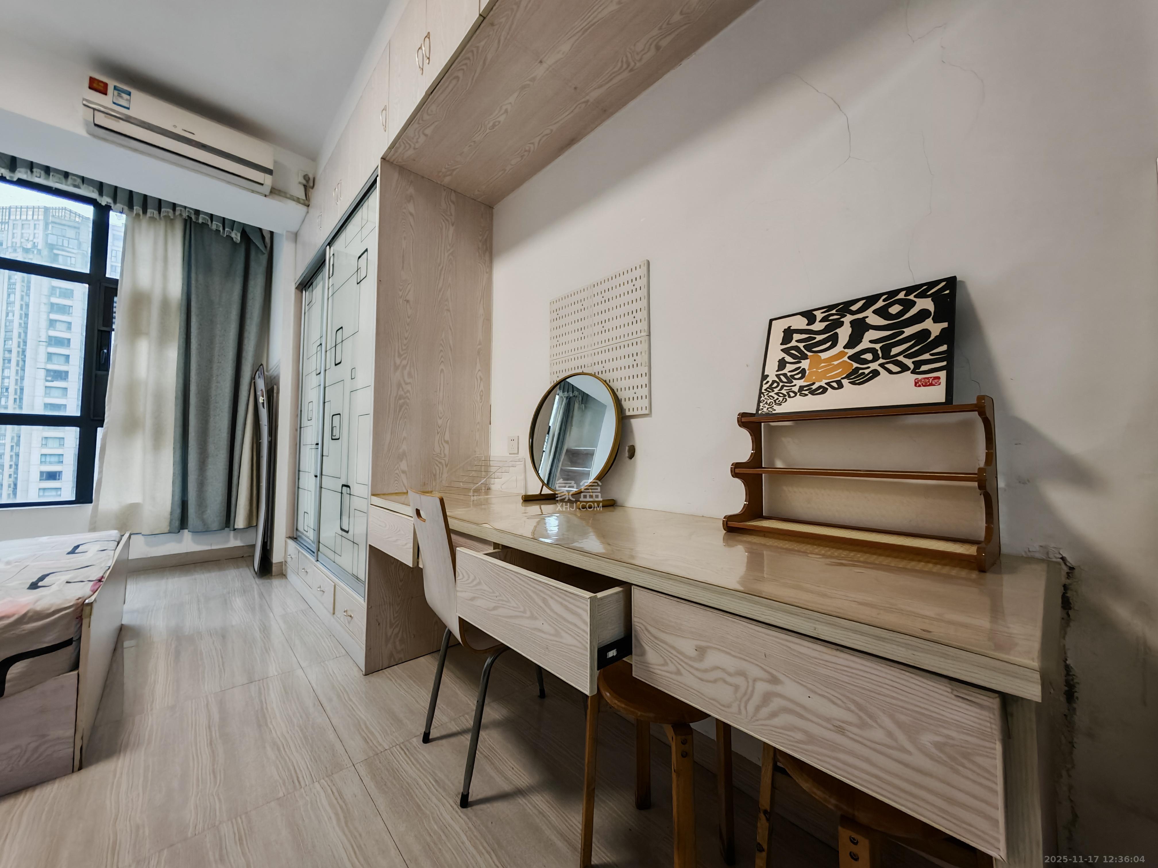 金茂梅溪湖  1室1厅1卫    1700.0元/月室内图