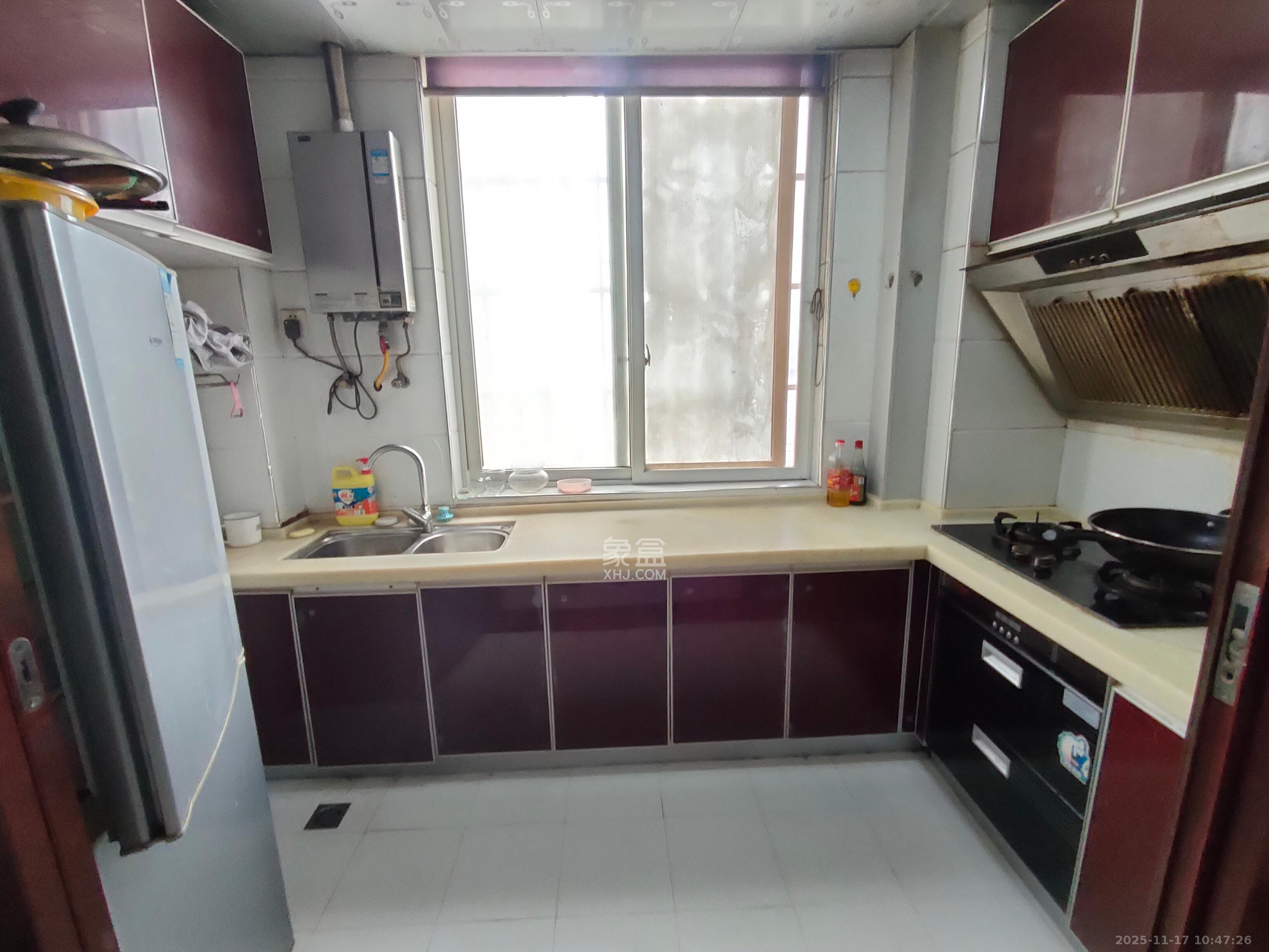 星城国际  3室2厅1卫    1600.0元/月室内图