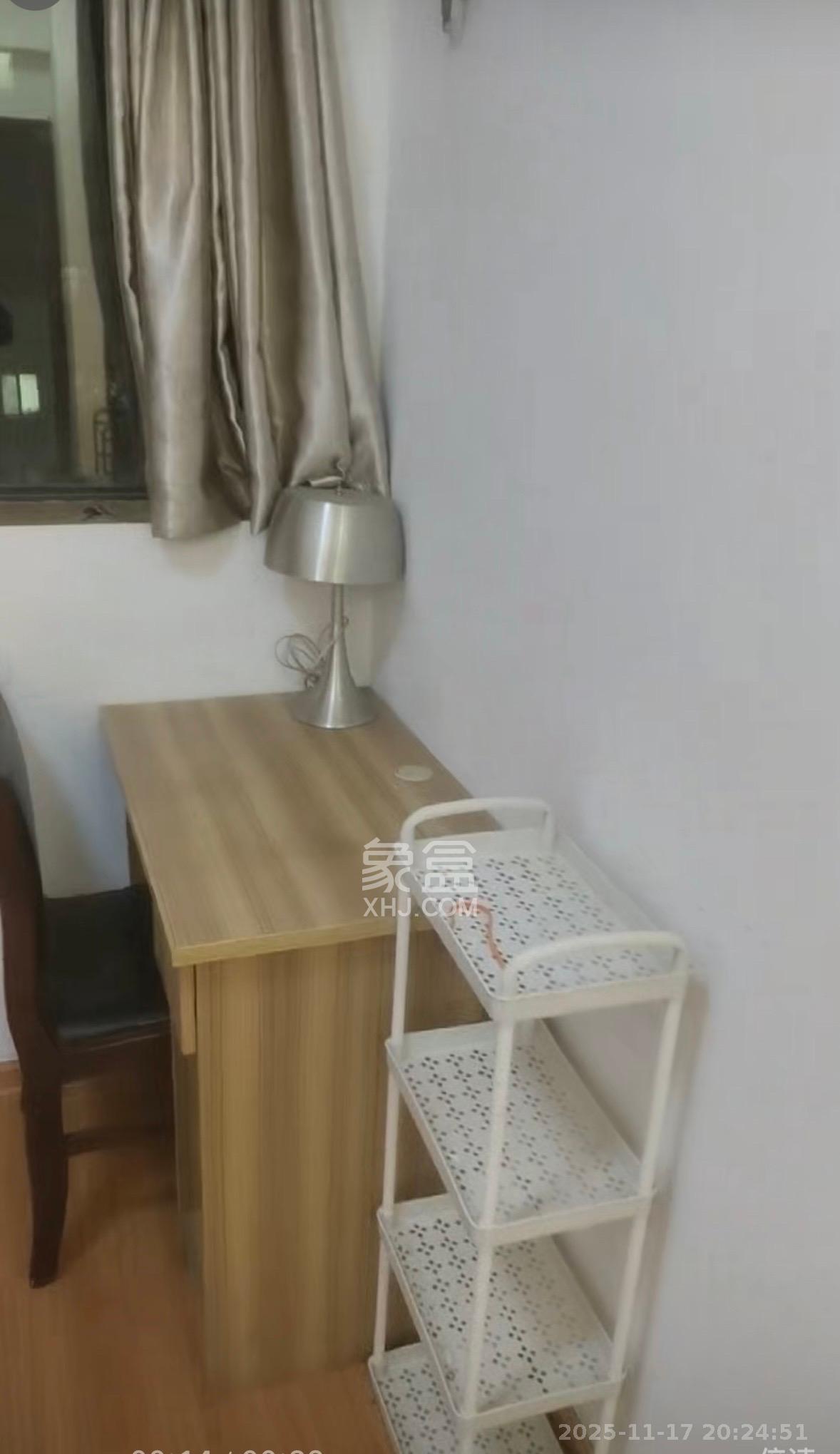 三江花中城  1室1厅1卫    1000.0元/月