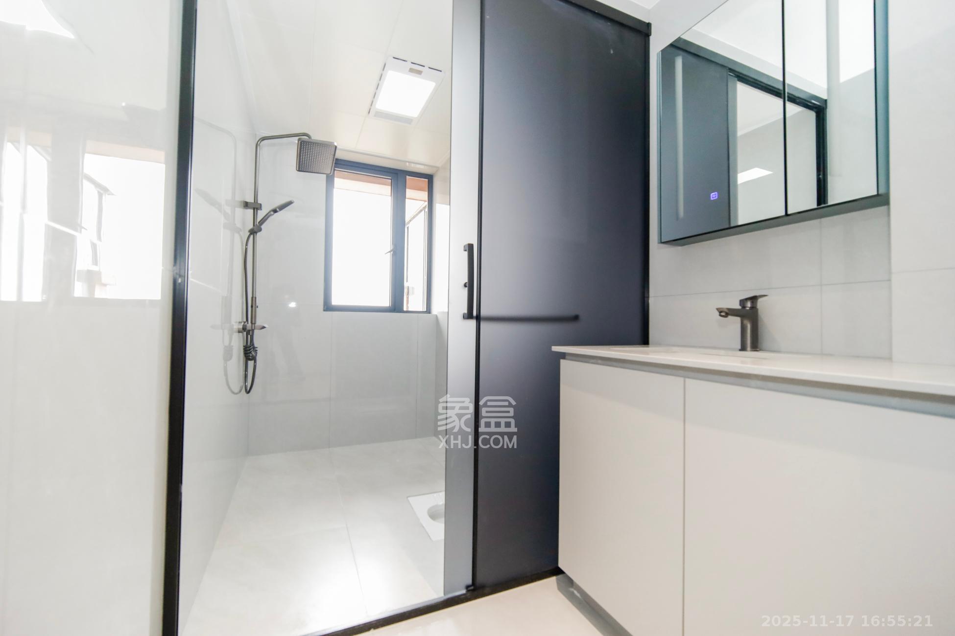 上海城小区  1室2厅2卫    118.0万卫生间