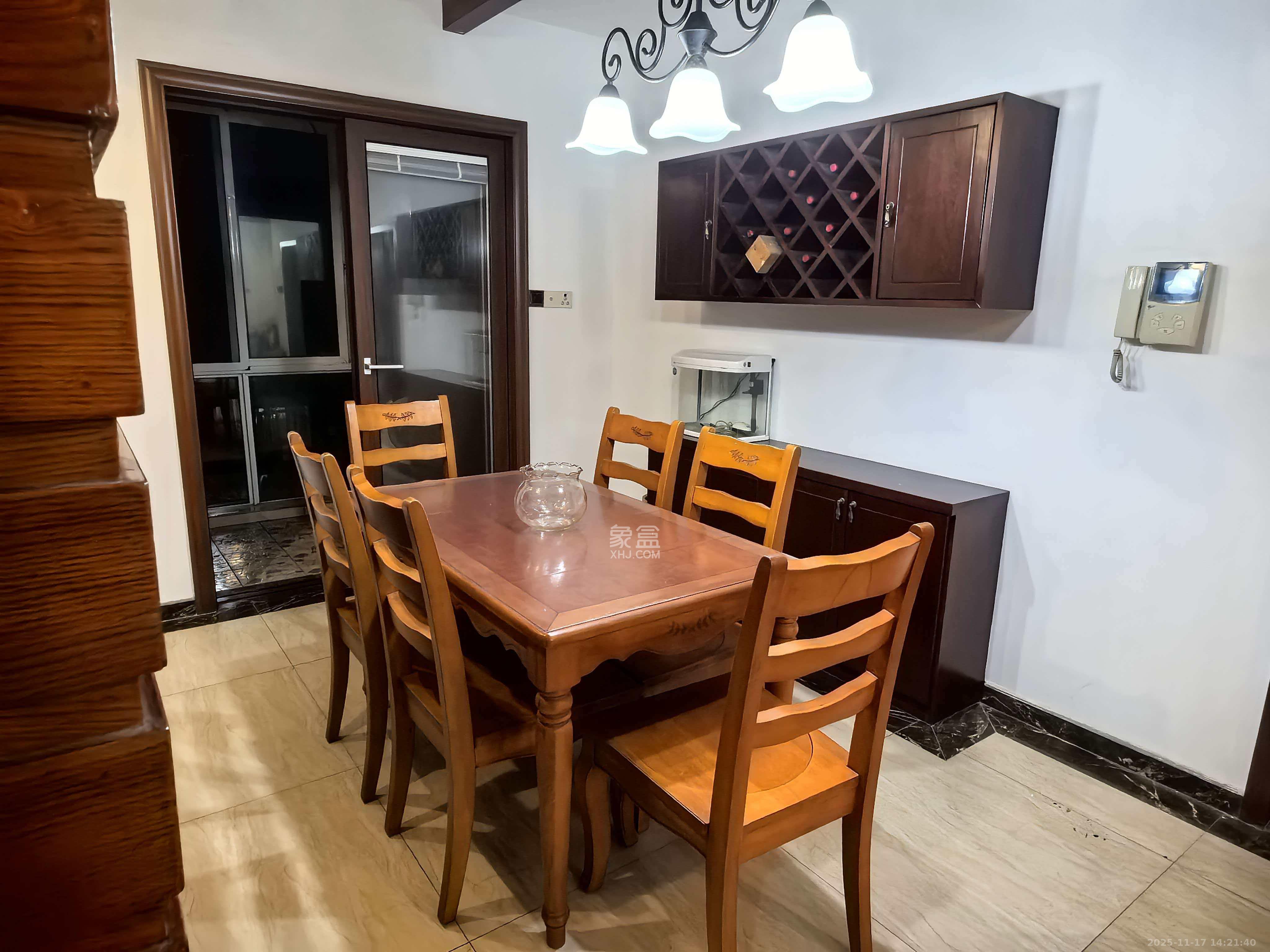 山语城一期  3室2厅2卫    3600.0元/月室内图