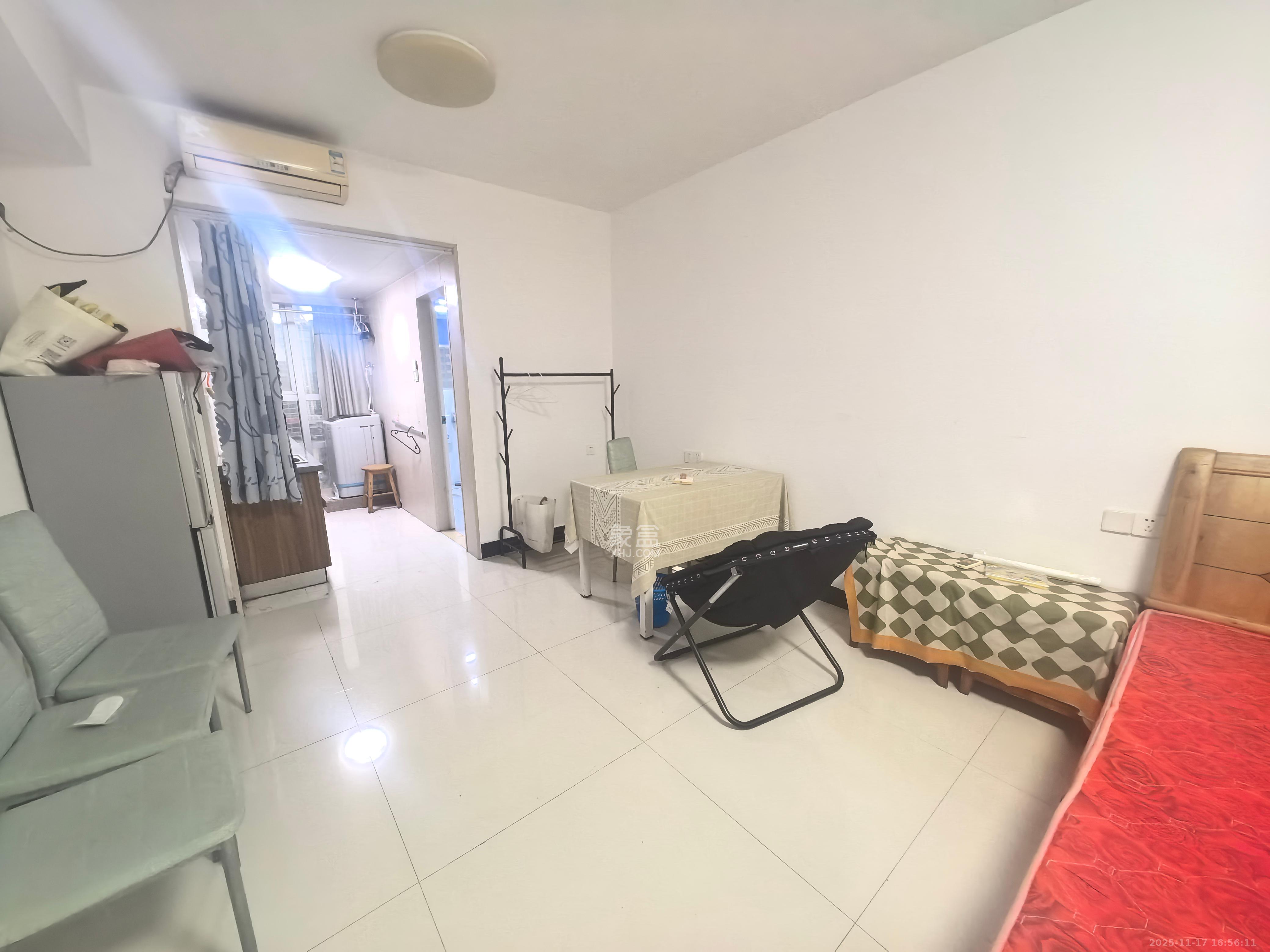 东一国际  1室0厅0卫    1400.0元/月