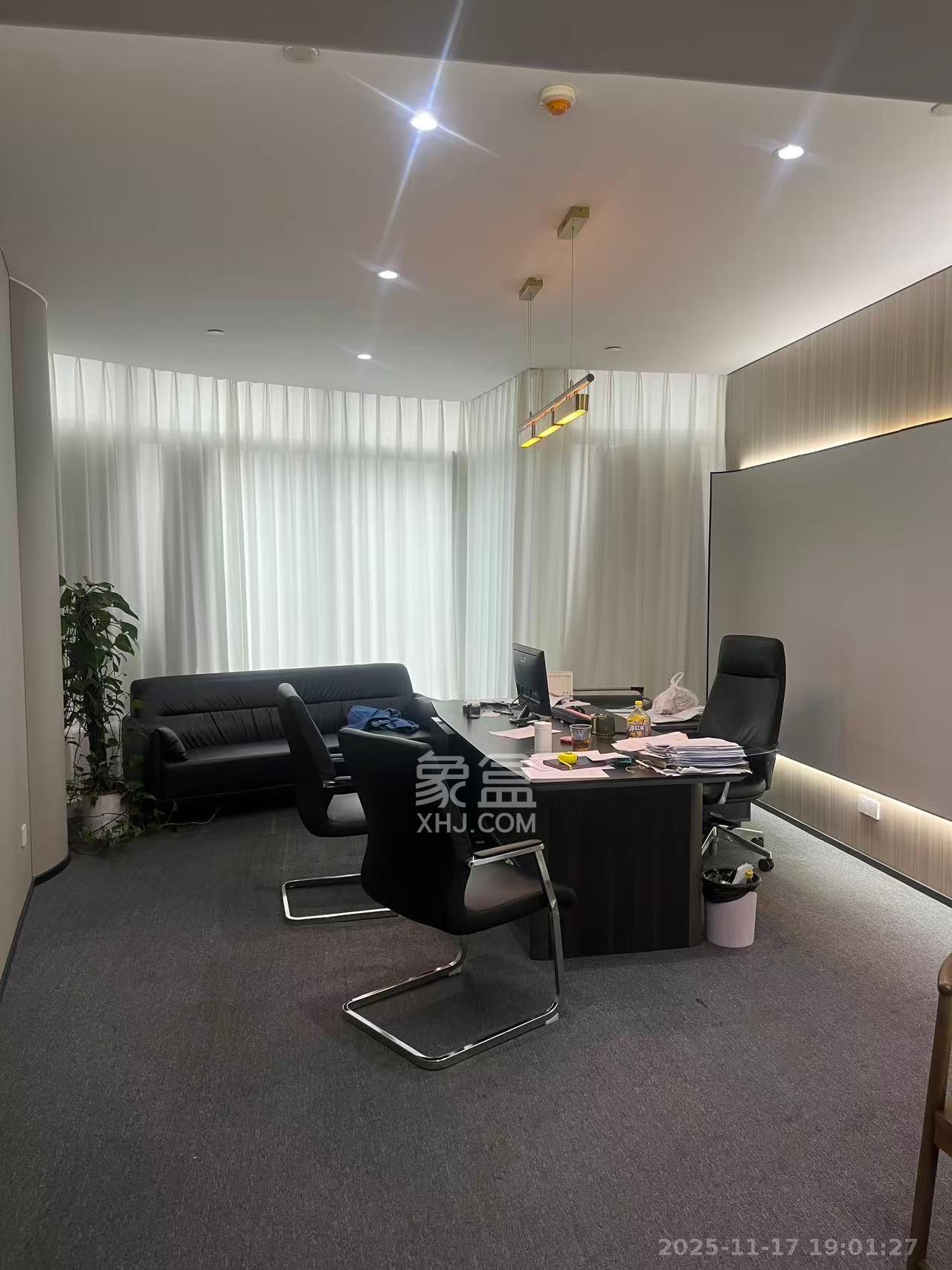 世茂铂曼  5室2厅3卫    25000.0元/月室内图