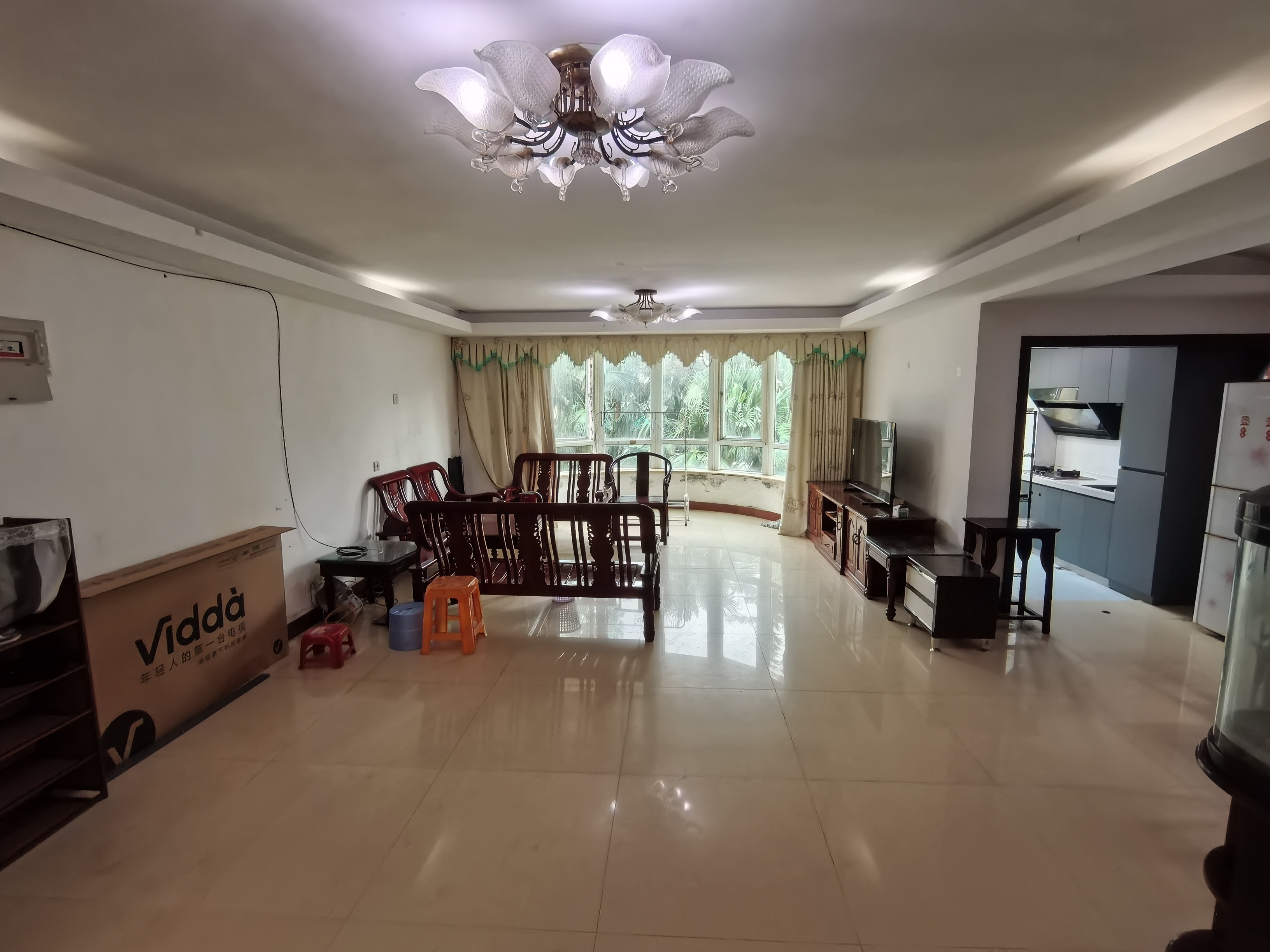 绿色佳园  3室2厅2卫    2300.0元/月室内图