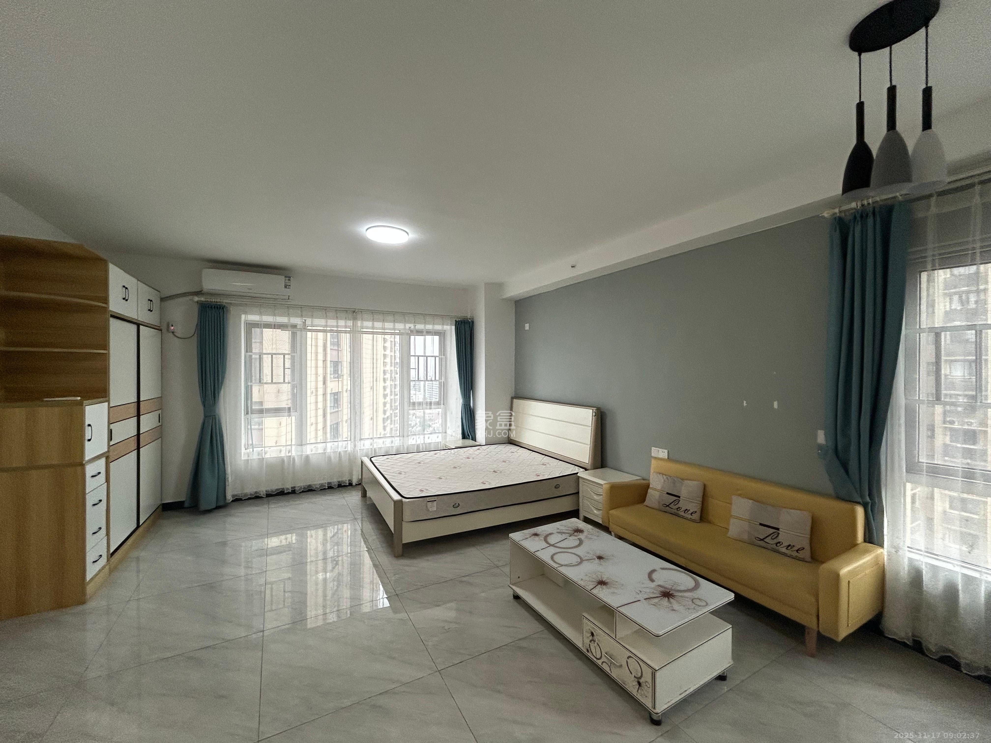 保利香槟国际  1室1厅1卫    1500.0元/月