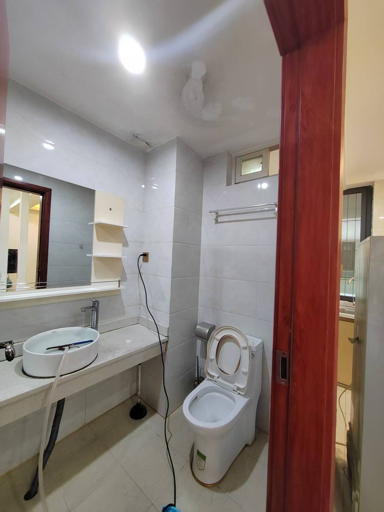 远大购物广场  2室1厅1卫    1800.0元/月室内图