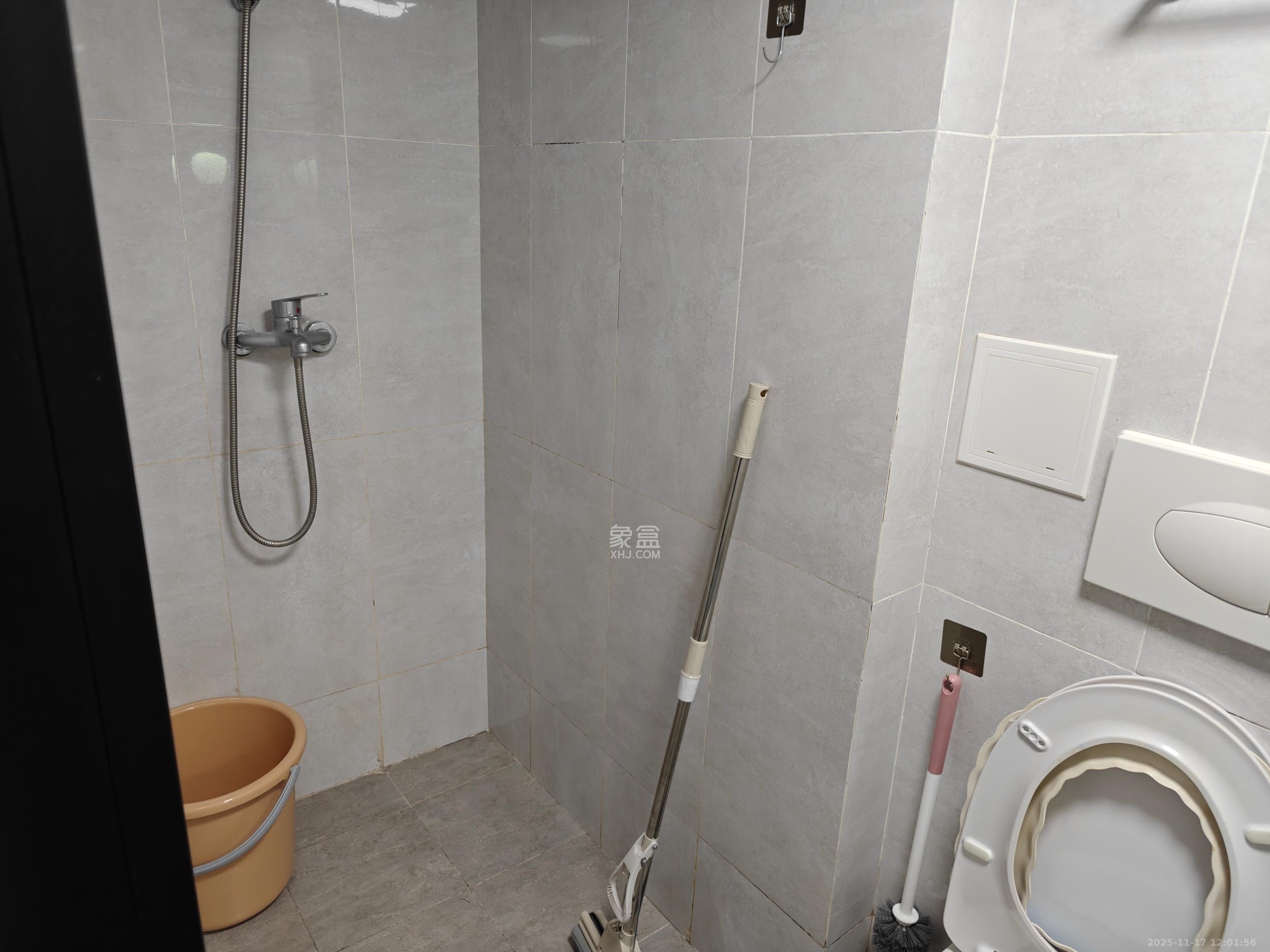 卓越江岸  2室1厅1卫    1900.0元/月室内图