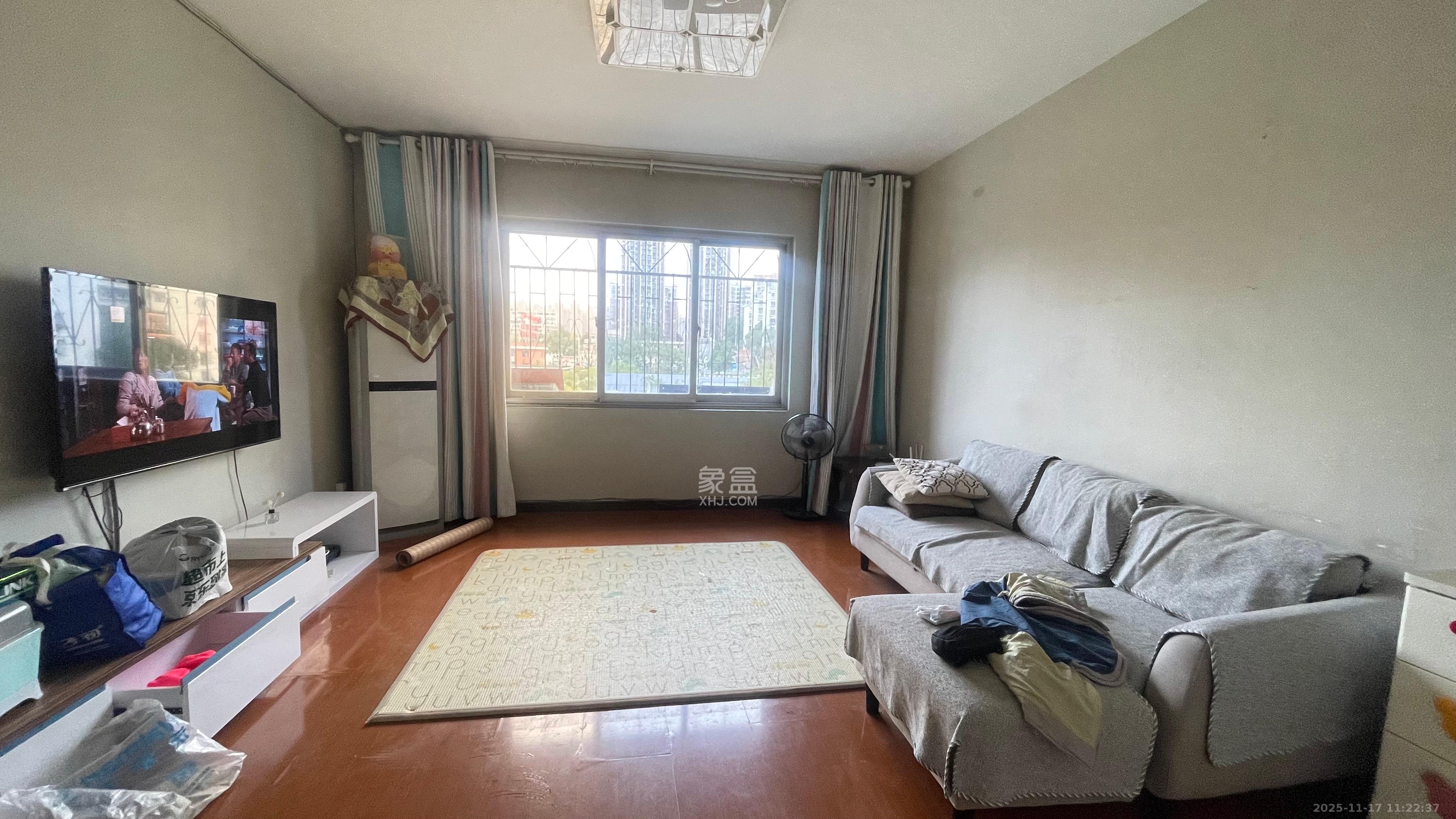 输变电局宿舍 1室2厅1卫 1500.0元/月 输变电局宿舍 1室2厅1卫 1500.0元/月室内图