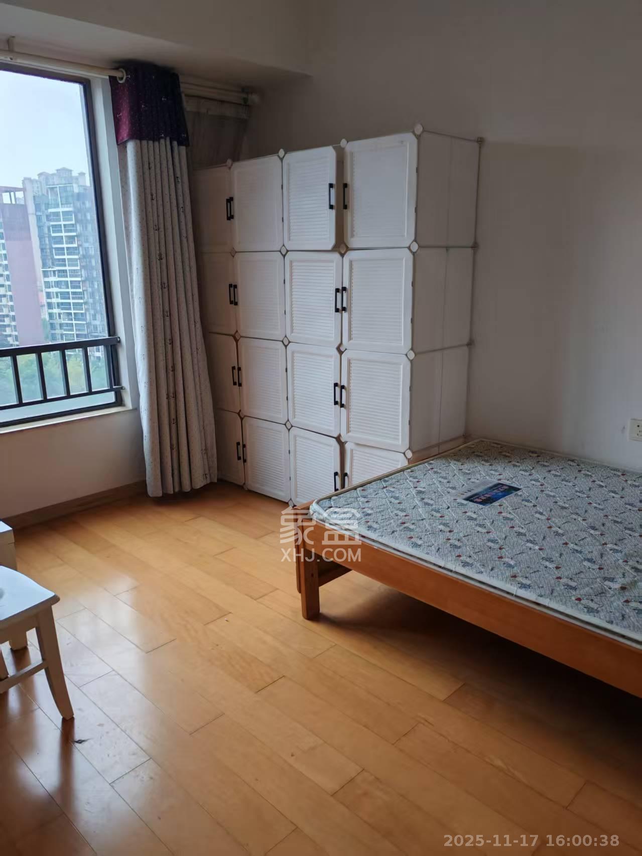 珠江花城四期花盛  2室2厅1卫    2200.0元/月室内图