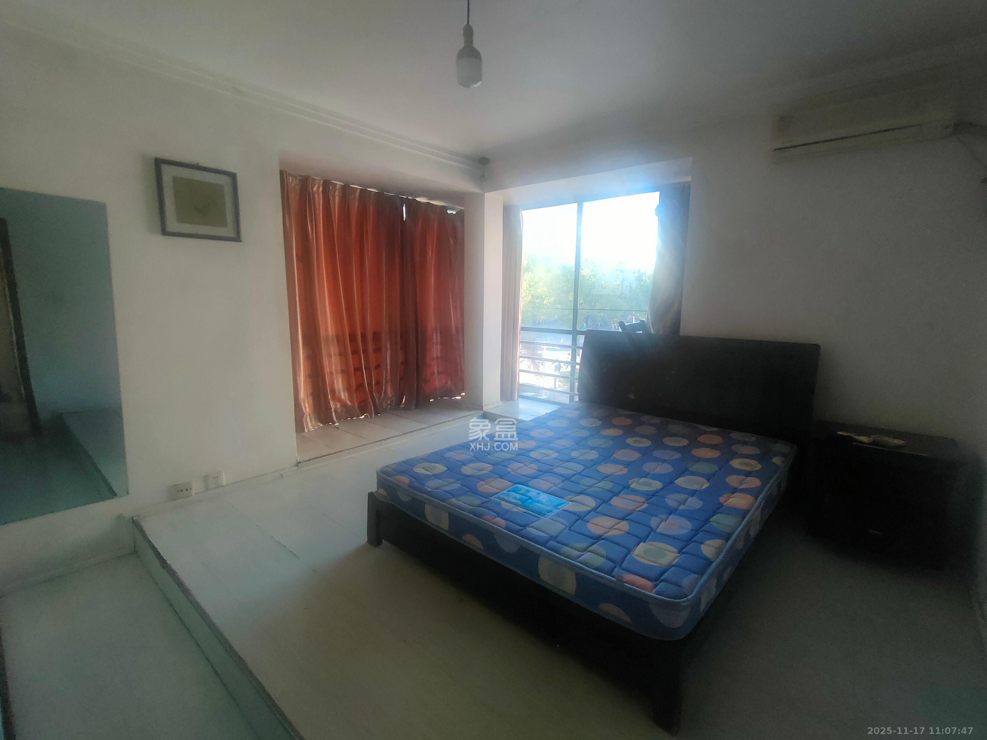 东方新城  2室2厅1卫    2000.0元/月室内图