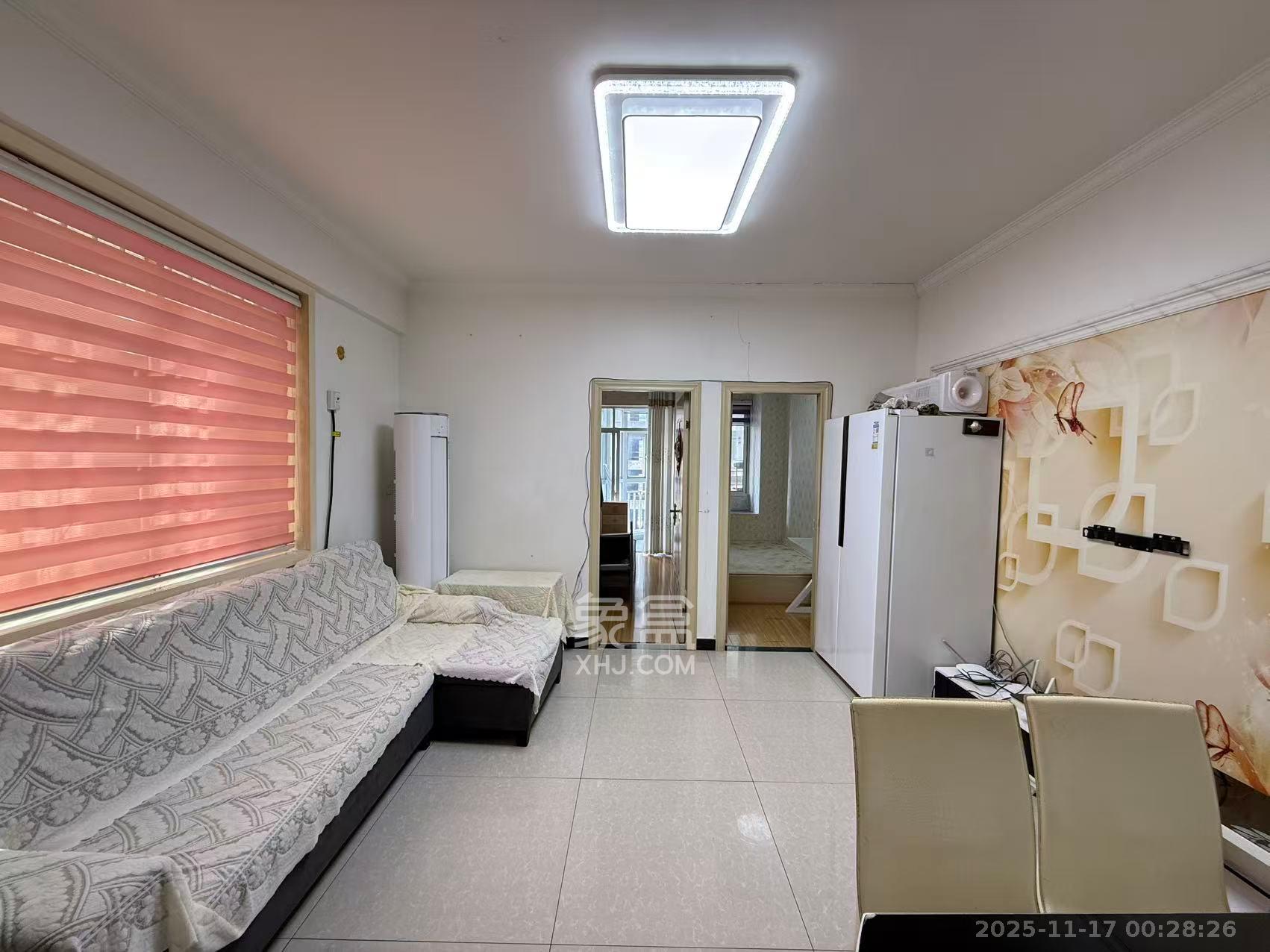 朝阳银座  3室1厅1卫    2300.0元/月