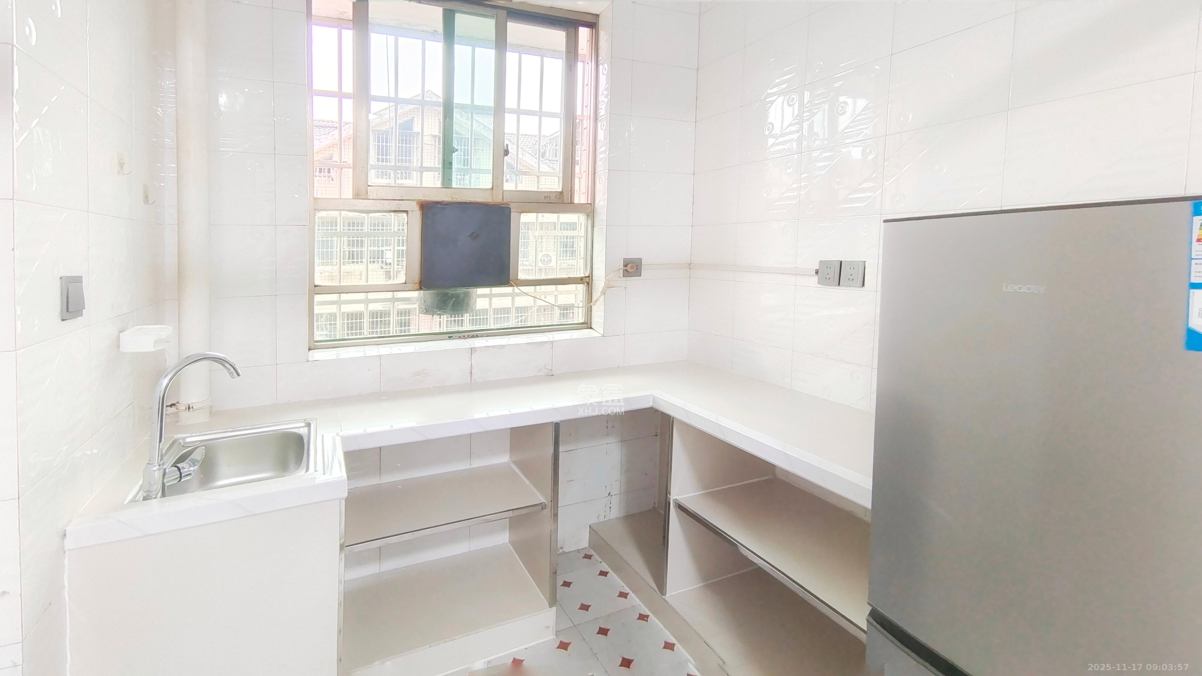 高岭小区  1室1厅1卫    1200.0元/月室内图