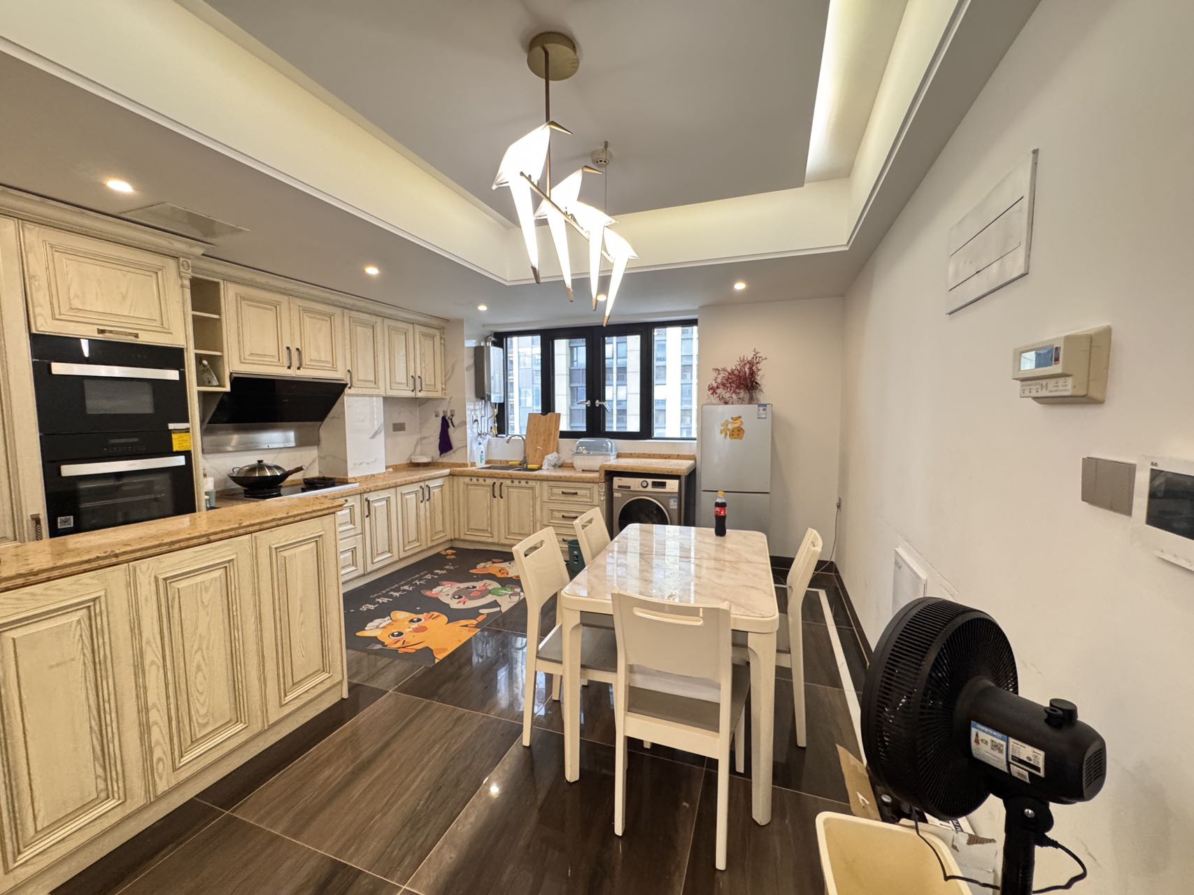 海航豪庭南苑 3室2厅2卫 5000.0元/月 海航豪庭南苑 3室2厅2卫 5000.0元/月室内图