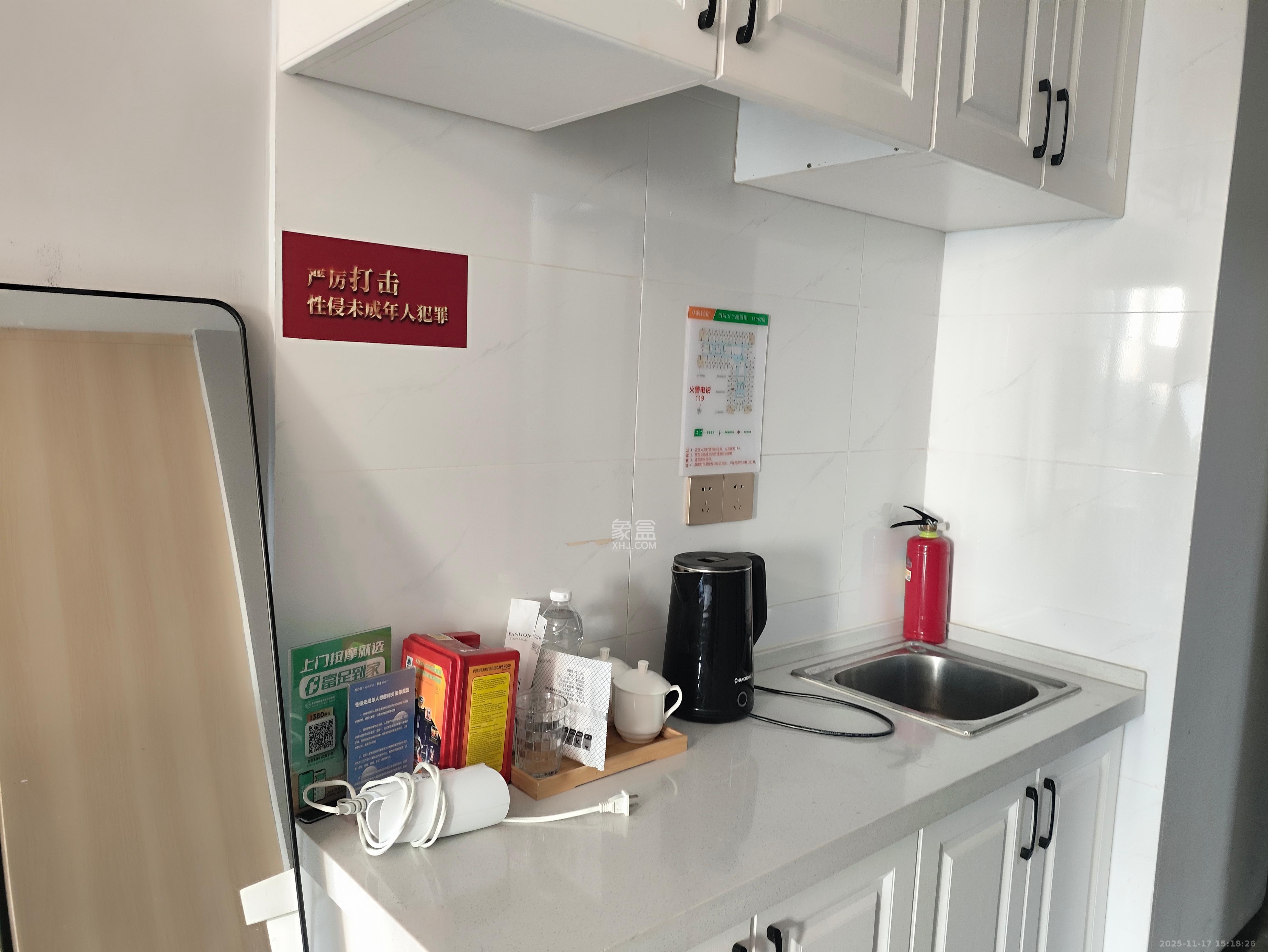 万润时光里 1室1厅1卫 1500.0元/月 万润时光里 1室1厅1卫 1500.0元/月室内图