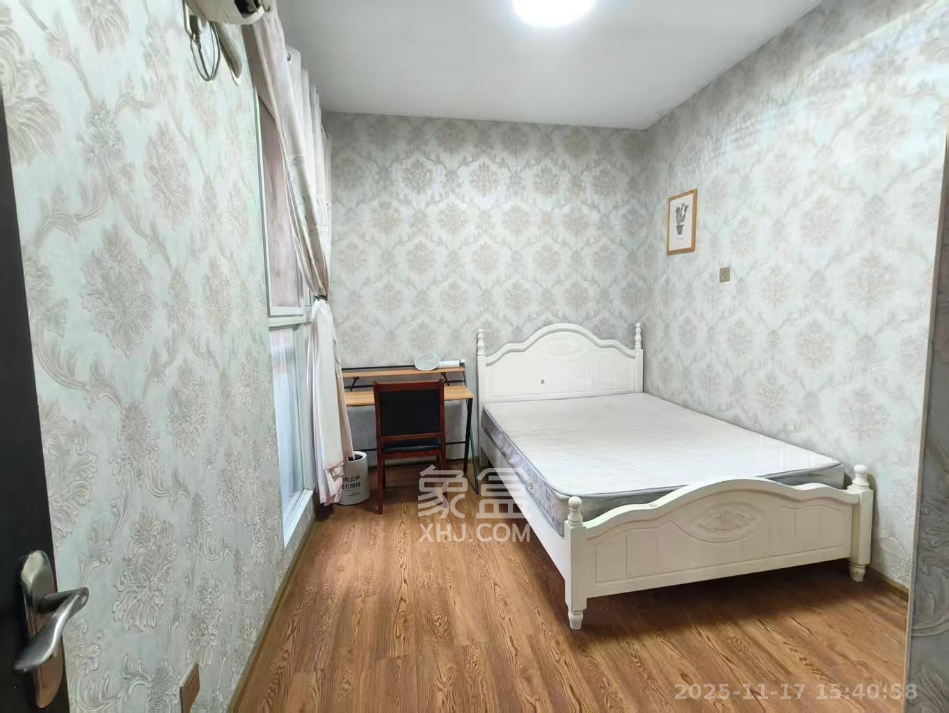 新华都万家城  2室2厅1卫    2200.0元/月室内图