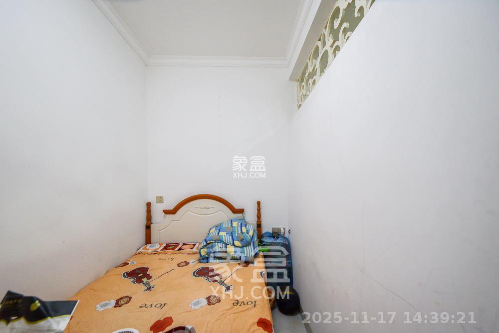 尊邸华庭  3室2厅1卫    2200.0元/月室内图